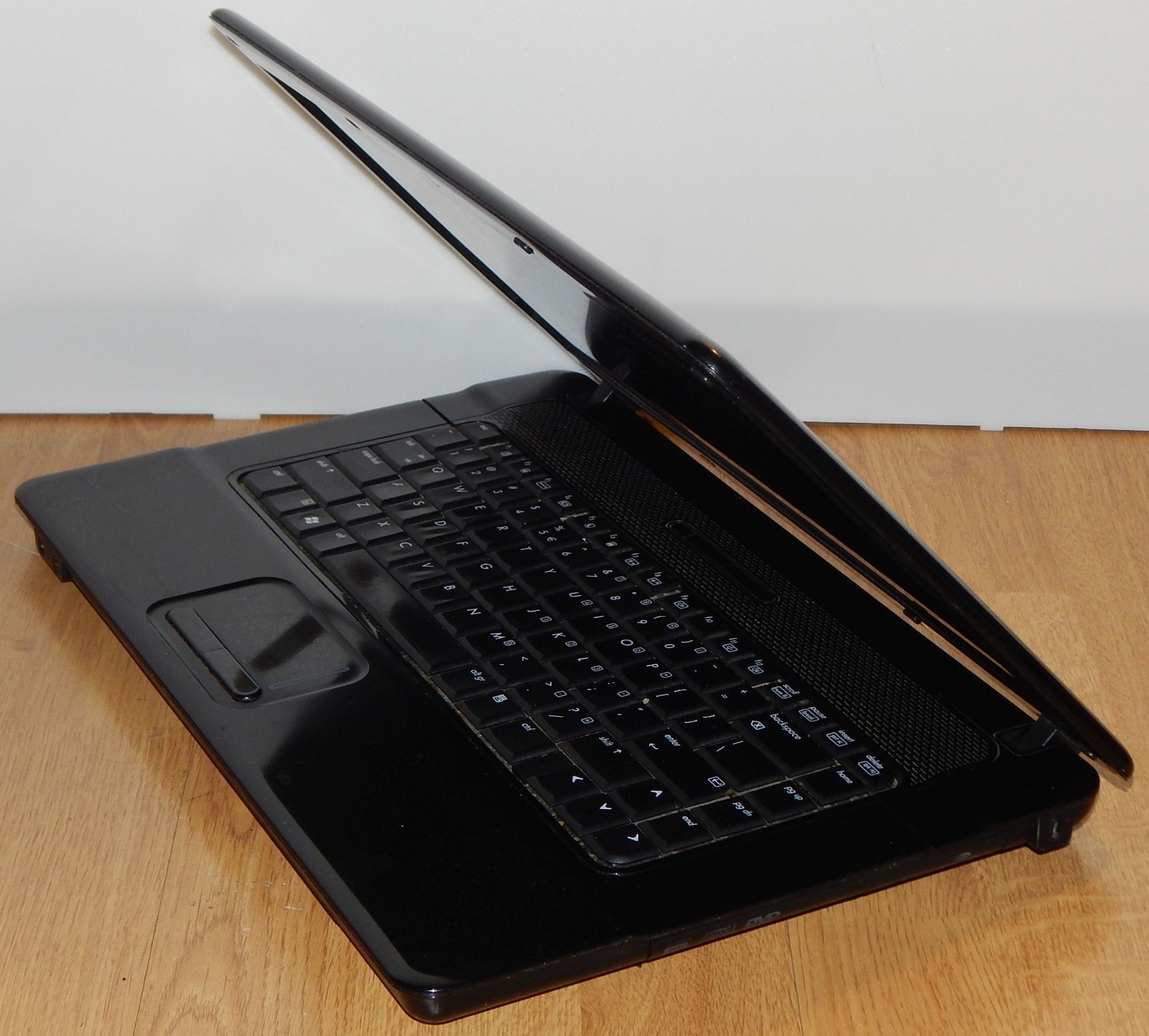 ❌ FAULTY/DAMAGE ❌ Notebook Laptop Compaq 610 T5870 2x 2Ghz Battery Faulty No HDD