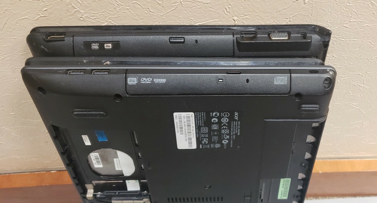 Lot of 2 Acer Aspire 5733Z/ ASUS UL50V 1GB RAM 0GB HDD PARTS REPAIRS