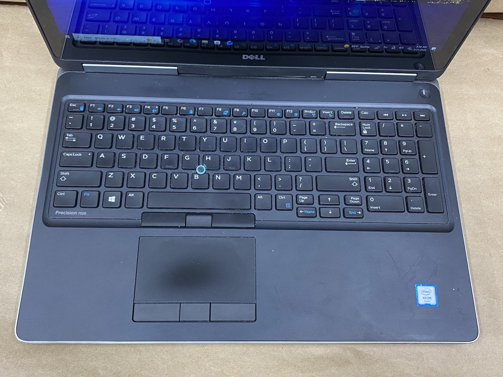 Dell Precision 7520 – FHD – Touch – E3-1545M – 16GB – 128GB – Win10 – READ