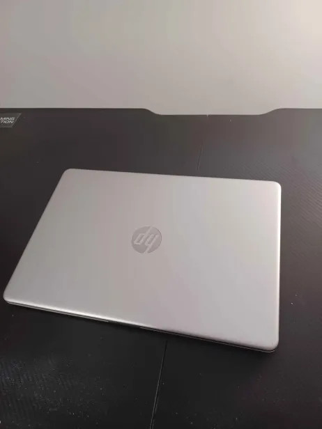 HP 15t-DY200 15.6″ (475GB SDD, Intel Core i7-1165G7, 2.40GHz, 16GB RAM)