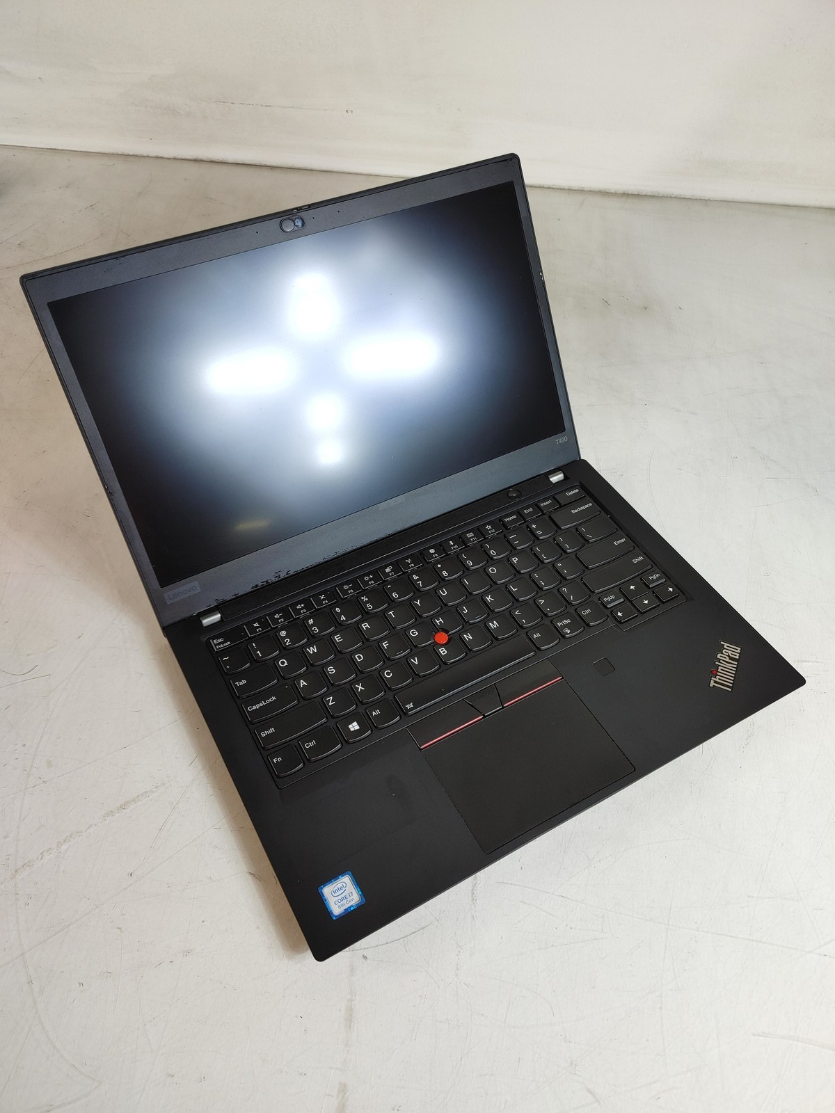 Lenovo ThinkPad T490 Core i7-8565U 1.80 GHz 16 GB DDR4 No HDD