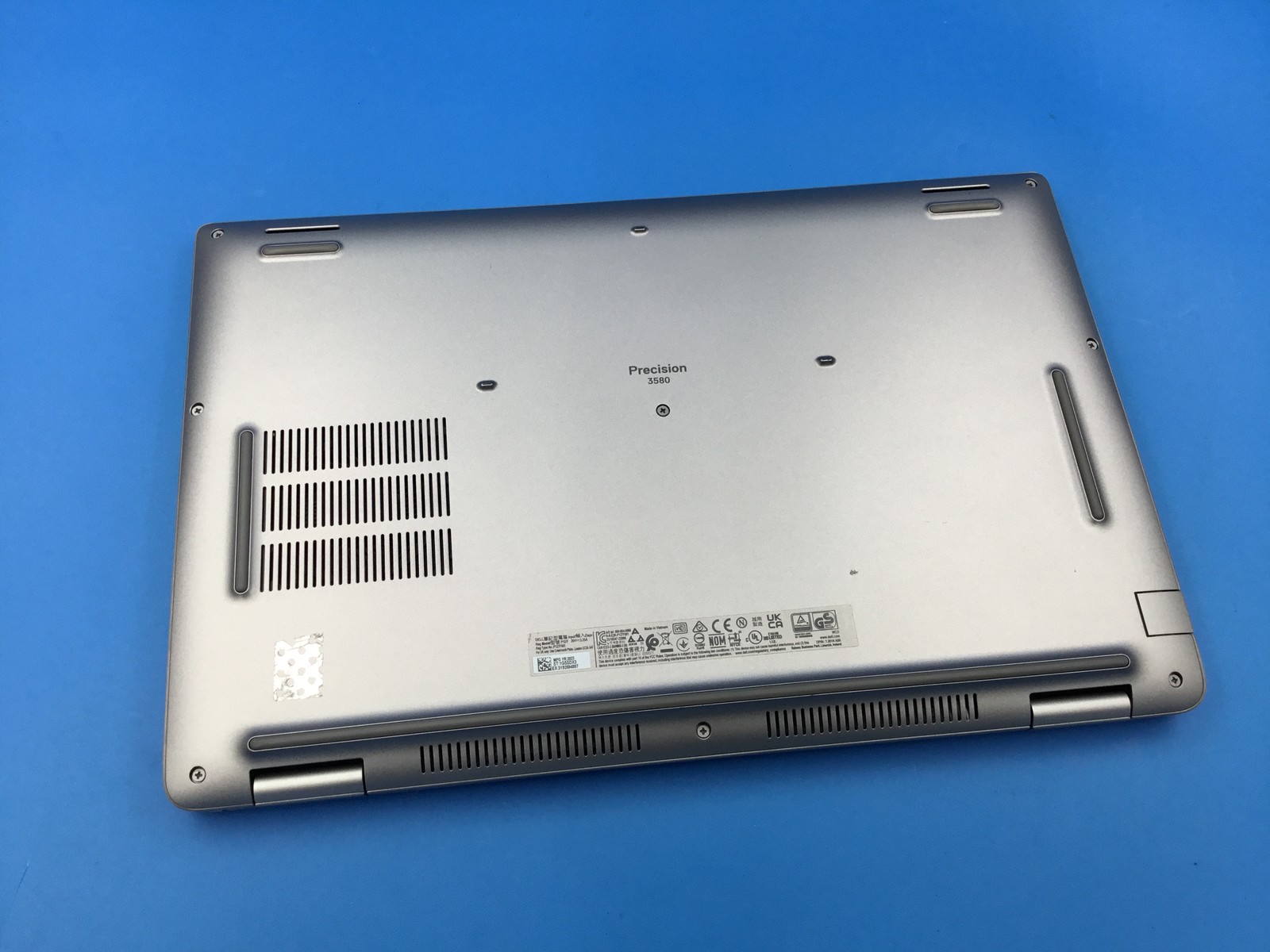 Dell Precision 3580 15.6 Laptop I7-1355U 16GB RAM 512GB SSD BT WEBCAM FHD NO OS