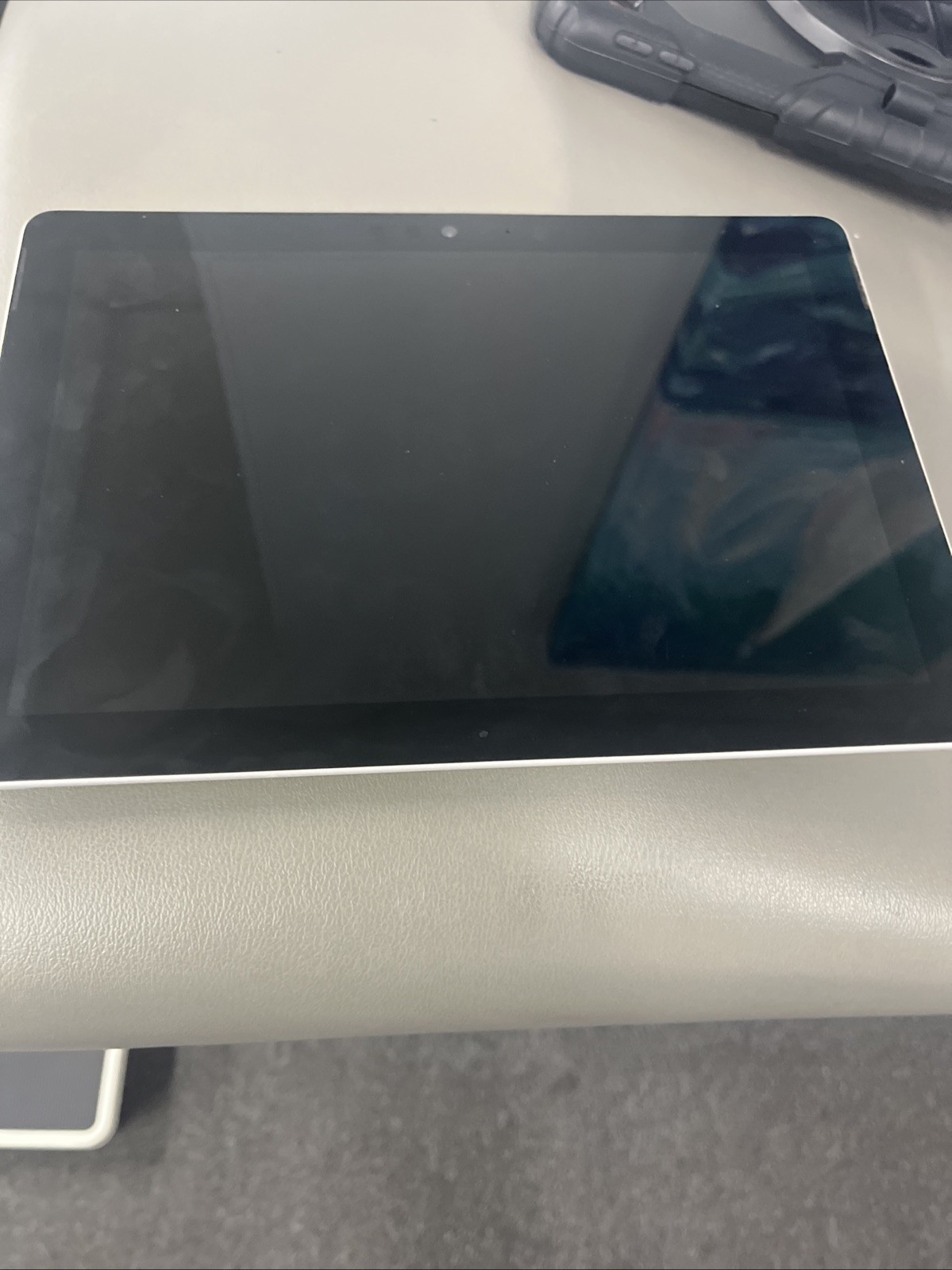 Microsoft Surface Go 2 1824 64GB (Unlocked) 10″ Silver With Pen, Case & Keyboard