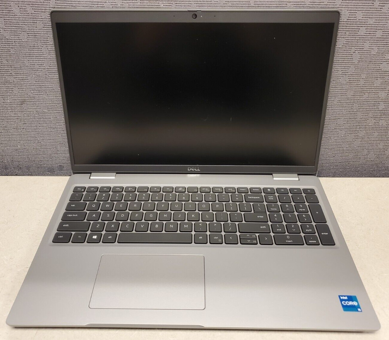 DELL Latitude 5520 w/power adapter