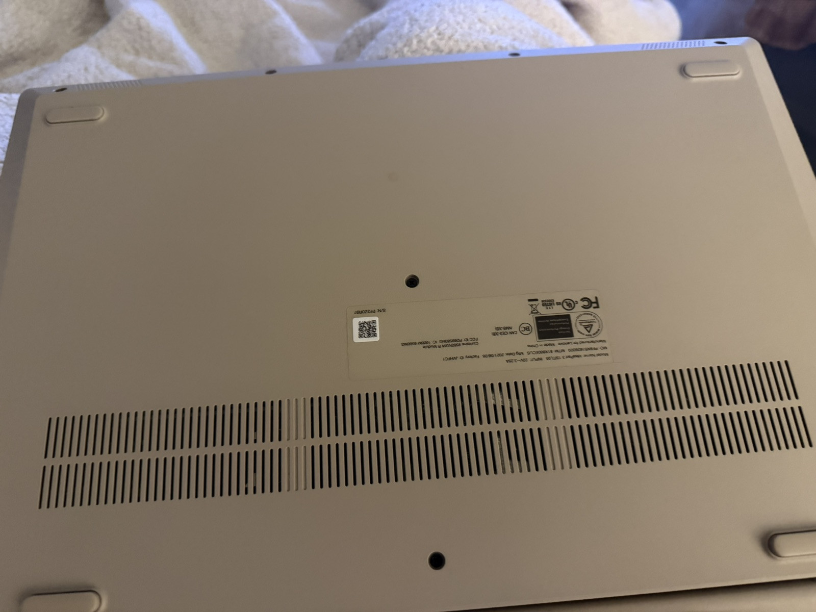 Lenovo IdeaPad 3 Chromebook 15.6” (128GB eMMC Intel Pentium Silver N6000 1.1GHz