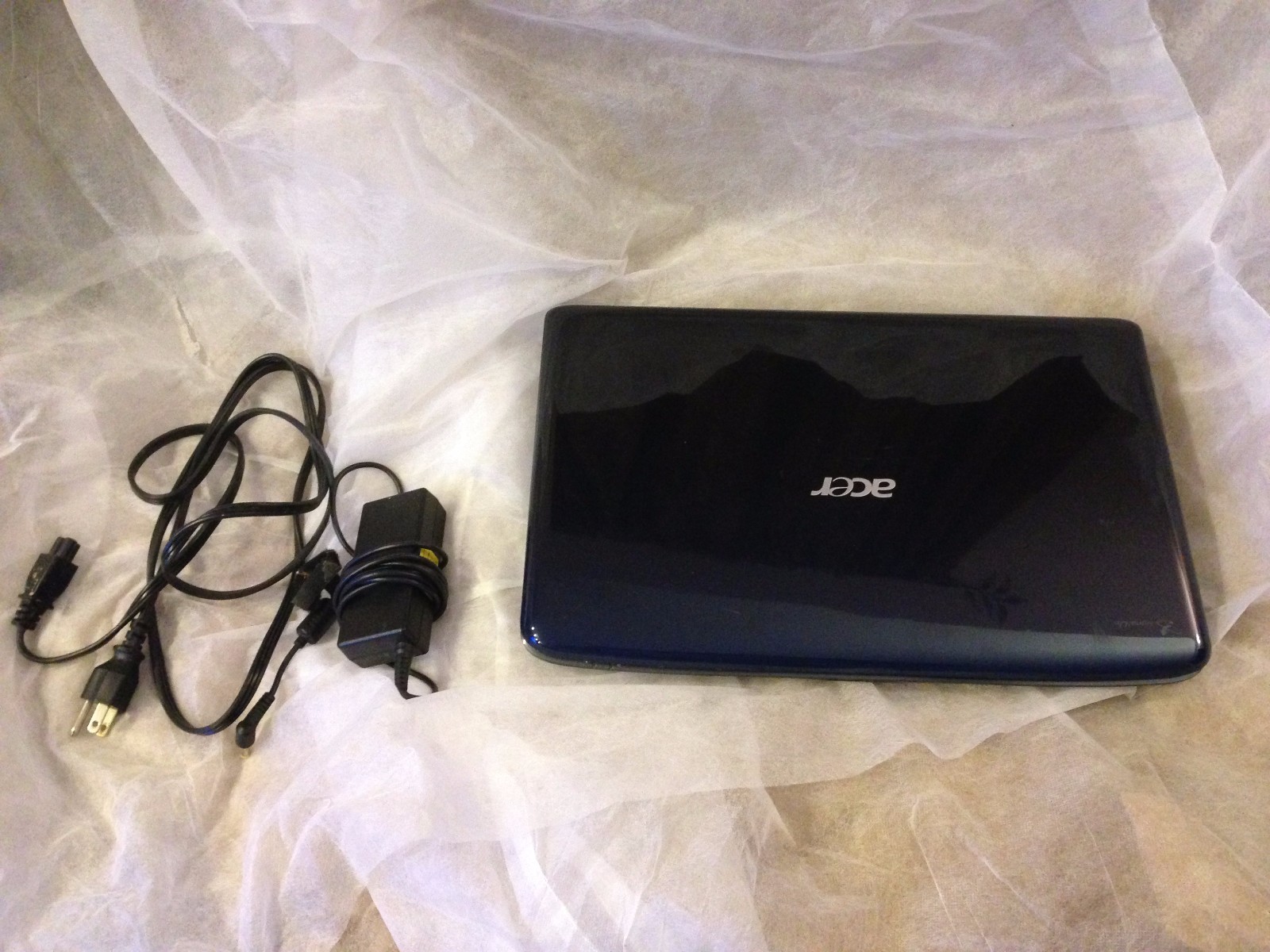 Acer Aspire 5735-4624 Laptop COMPUTER WORKS Fine may Laptop Easy to use