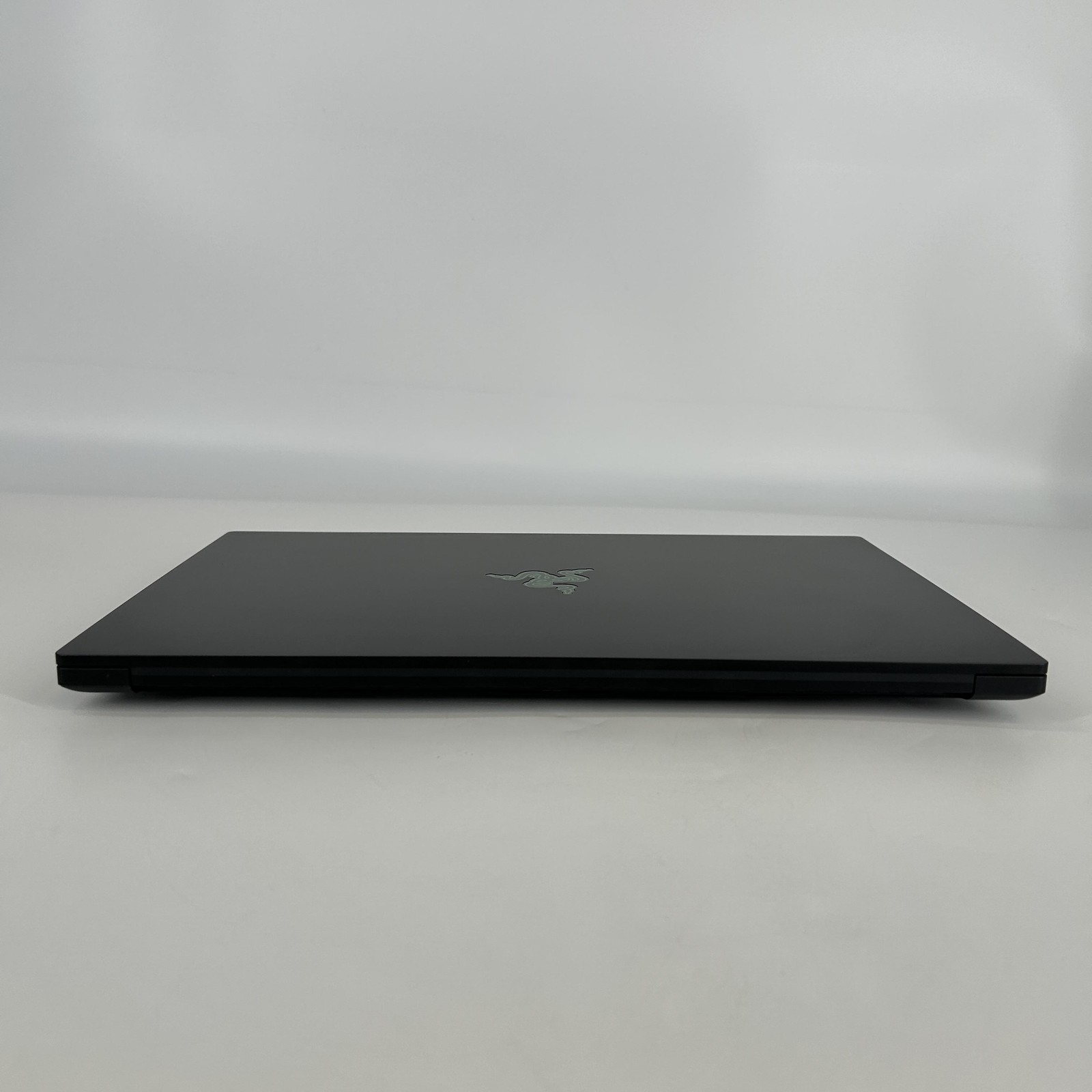 Razer Blade 15 240Hz 2K 2.5 GHz i9-12900H 16GB 1TB SSD RTX 3070 Ti Excellent