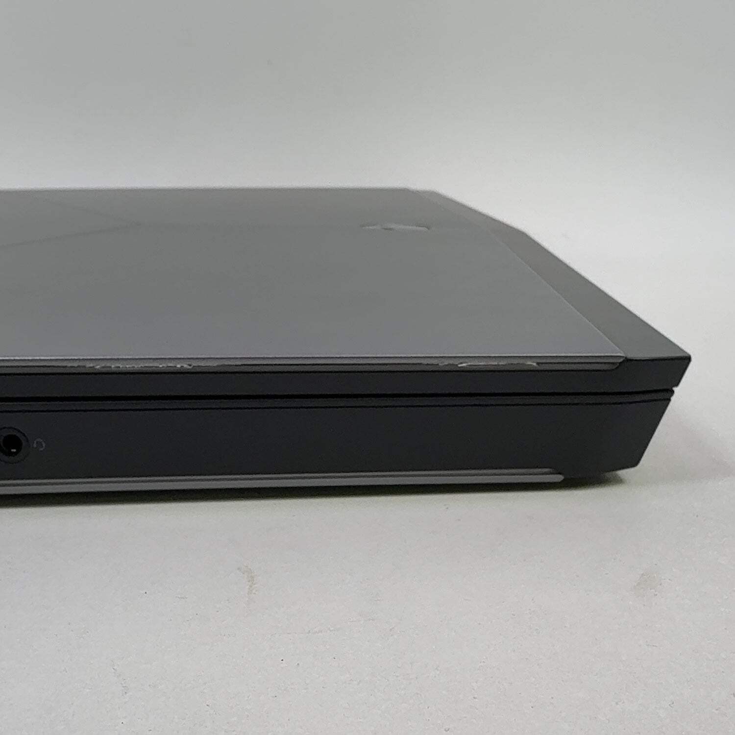 Alienware 17 R4 17.3″ i7-7820HK 2.9GHz 32GB RAM 256GB SSD 1TB HDD