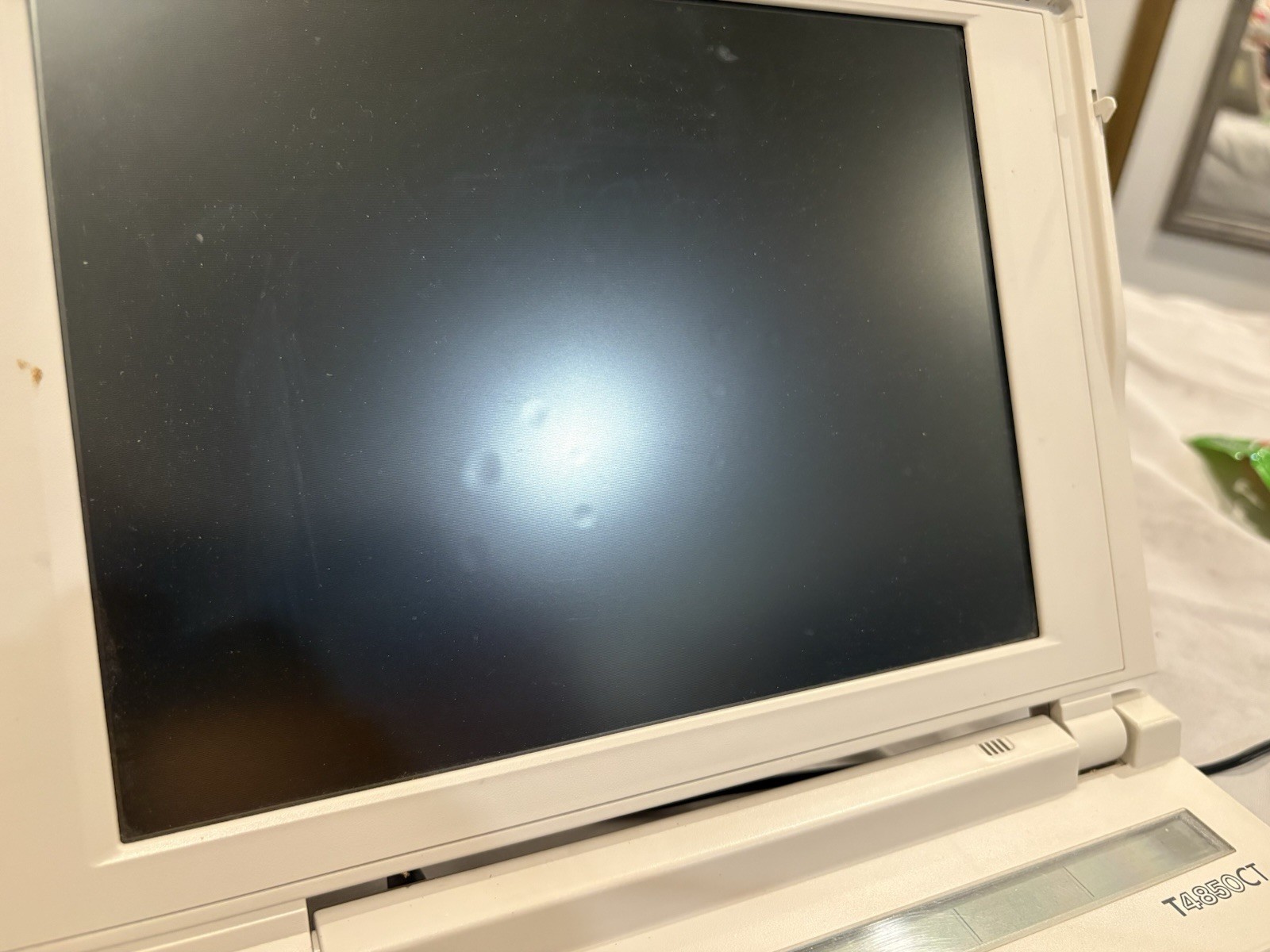 Vintage Toshiba Satellite T4850CT 486-DX4-75 Laptop Tested Works Win 95