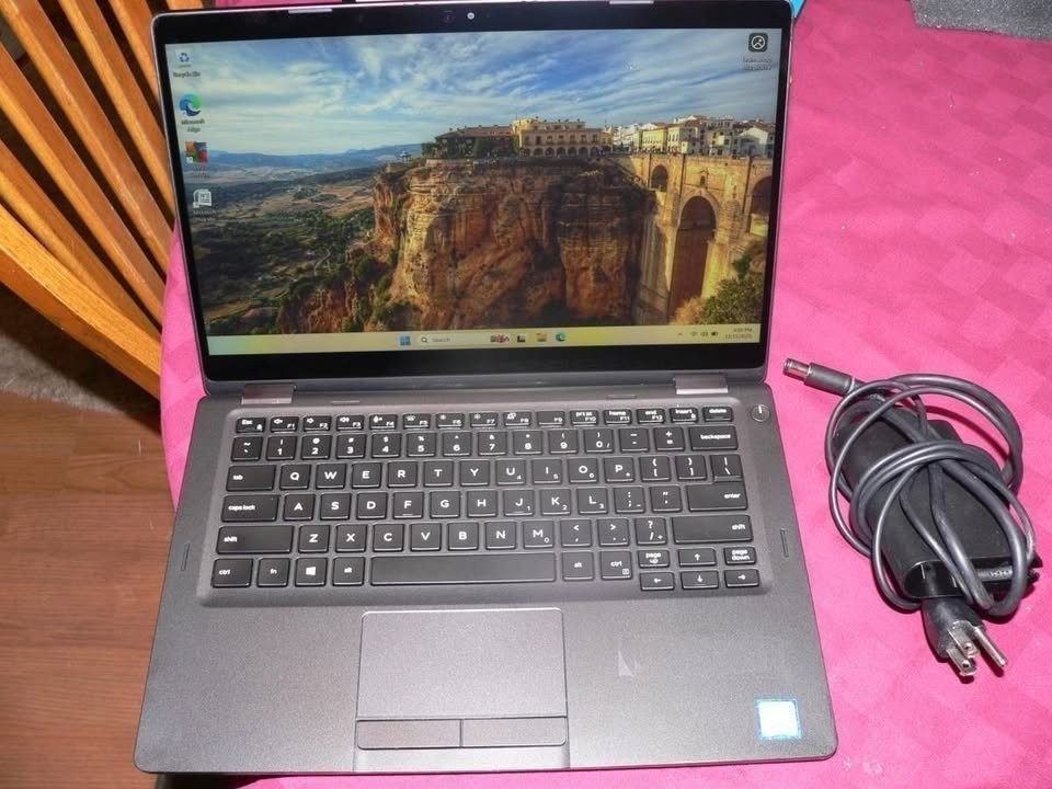 Dell Latitude 5300 2-in-1 Touchscreen Flip Screen Windows 11