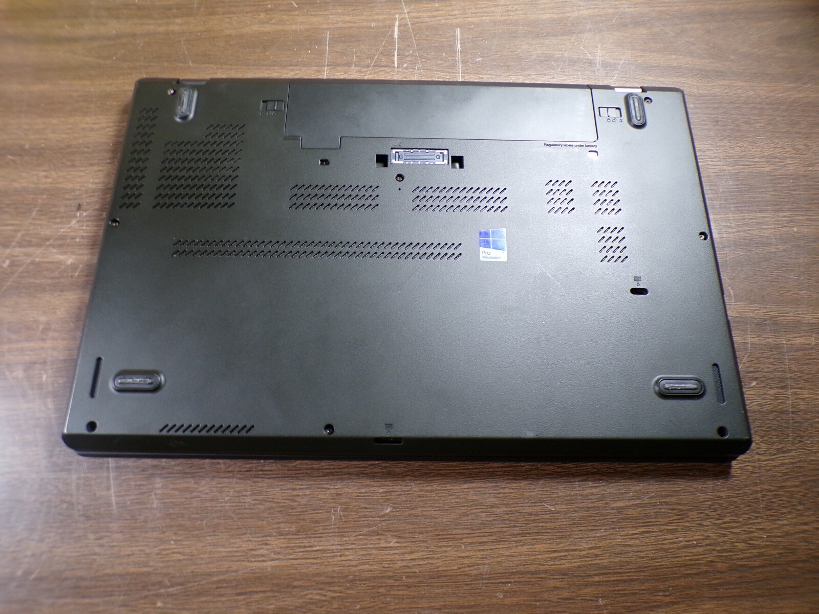 THINKPAD LENOVO T570 INTEL CORE I5-6300U 2.40GHZ 4GB RAM **NO HD/ NO CADDIE