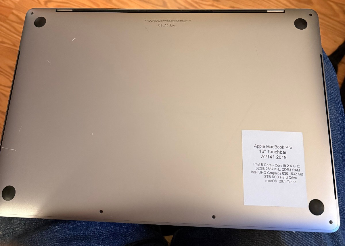 Apple MacBook Pro 2019 16″ Core i9 2.4 Ghz – 32GB – 2TB SSD Mac OS Tahoe 26.1