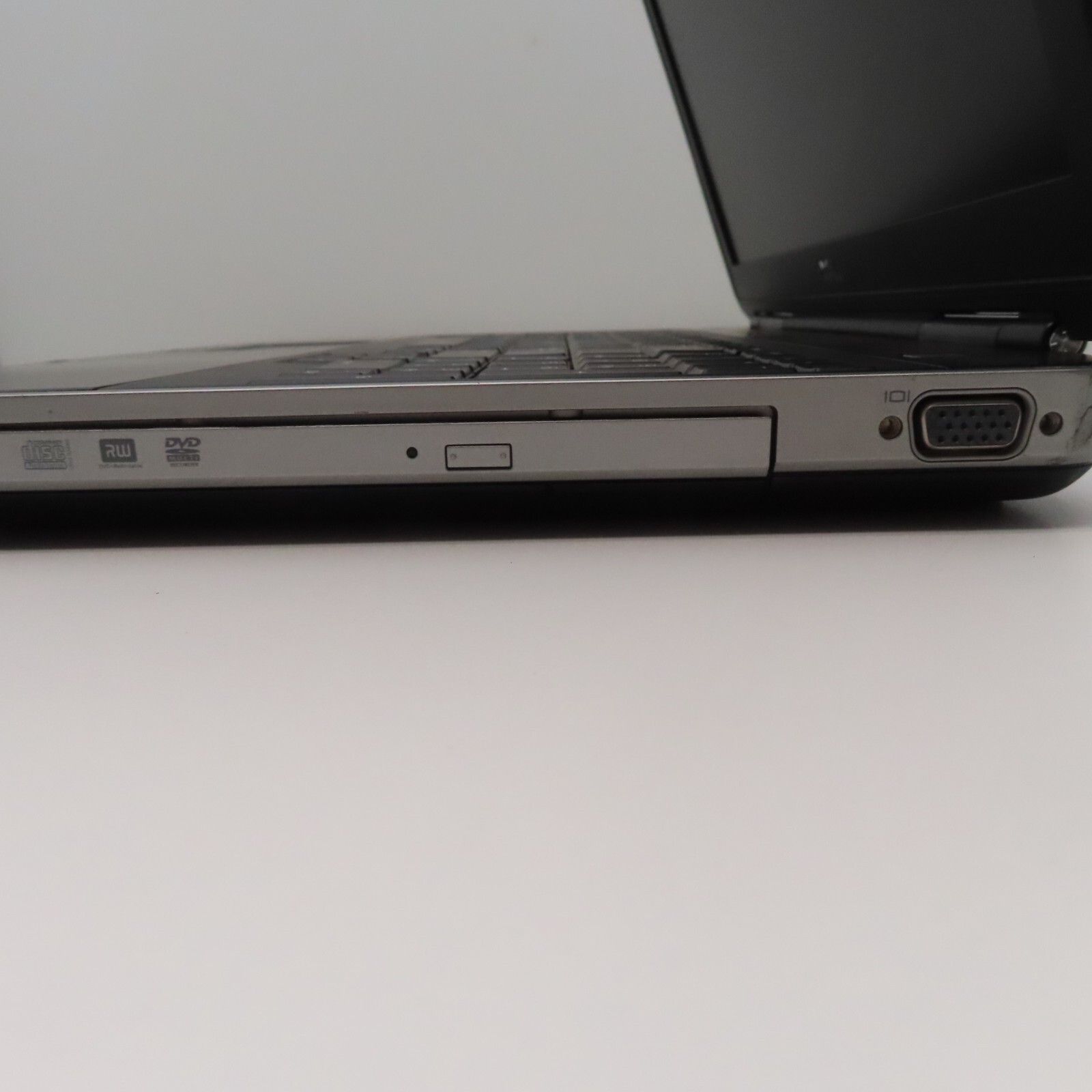 Dell Latitude E5530 Laptop Intel Core i3 2.40GHz 2 Cores 4GB DDR3 SDRAM