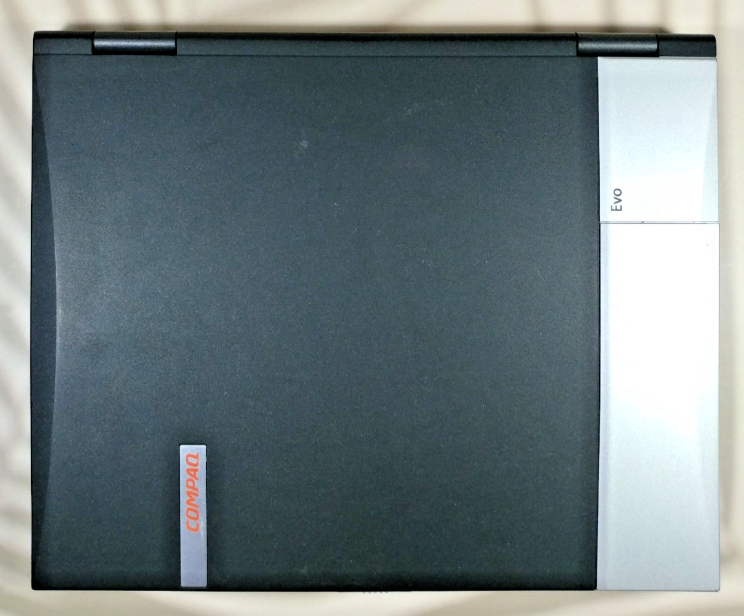 Vintage COMPAQ EVO N610C | PENTIUM 4 1MB RAM 40GB HDD | XP Boot | READ !!!