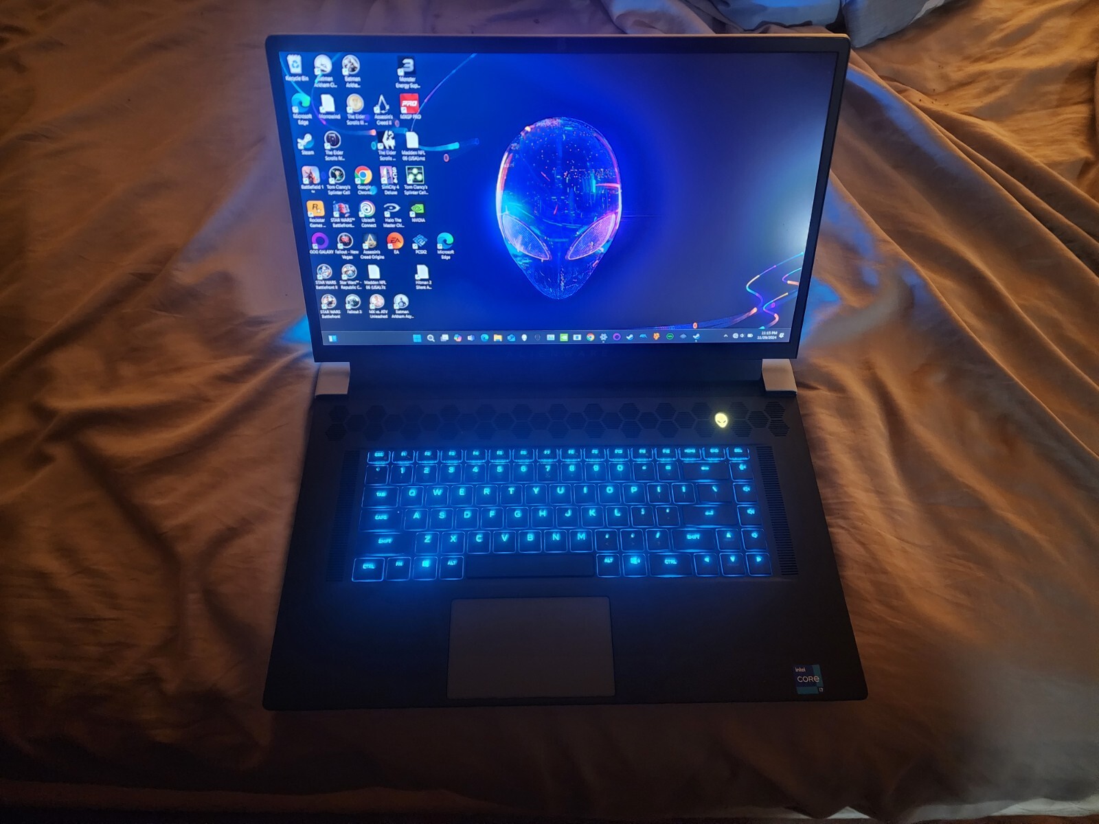 Alienware x17 R1 17.3″ (1TB SSD, Intel Core i7 11th Gen., 2.30 GHz, 16 GB)…