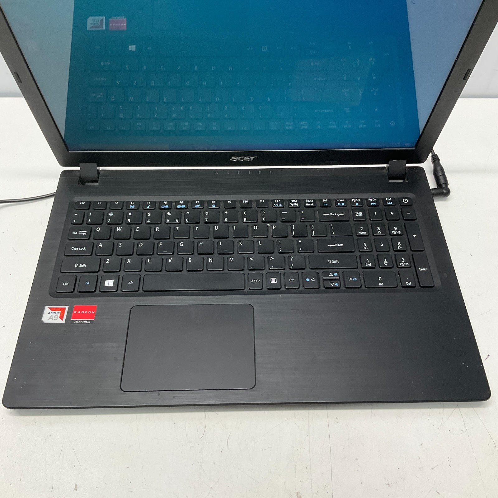Acer Aspire 3 A315-21 Laptop AMD A9-9420 Radeon R5 12GB 256GB SSD Win 10 Pro