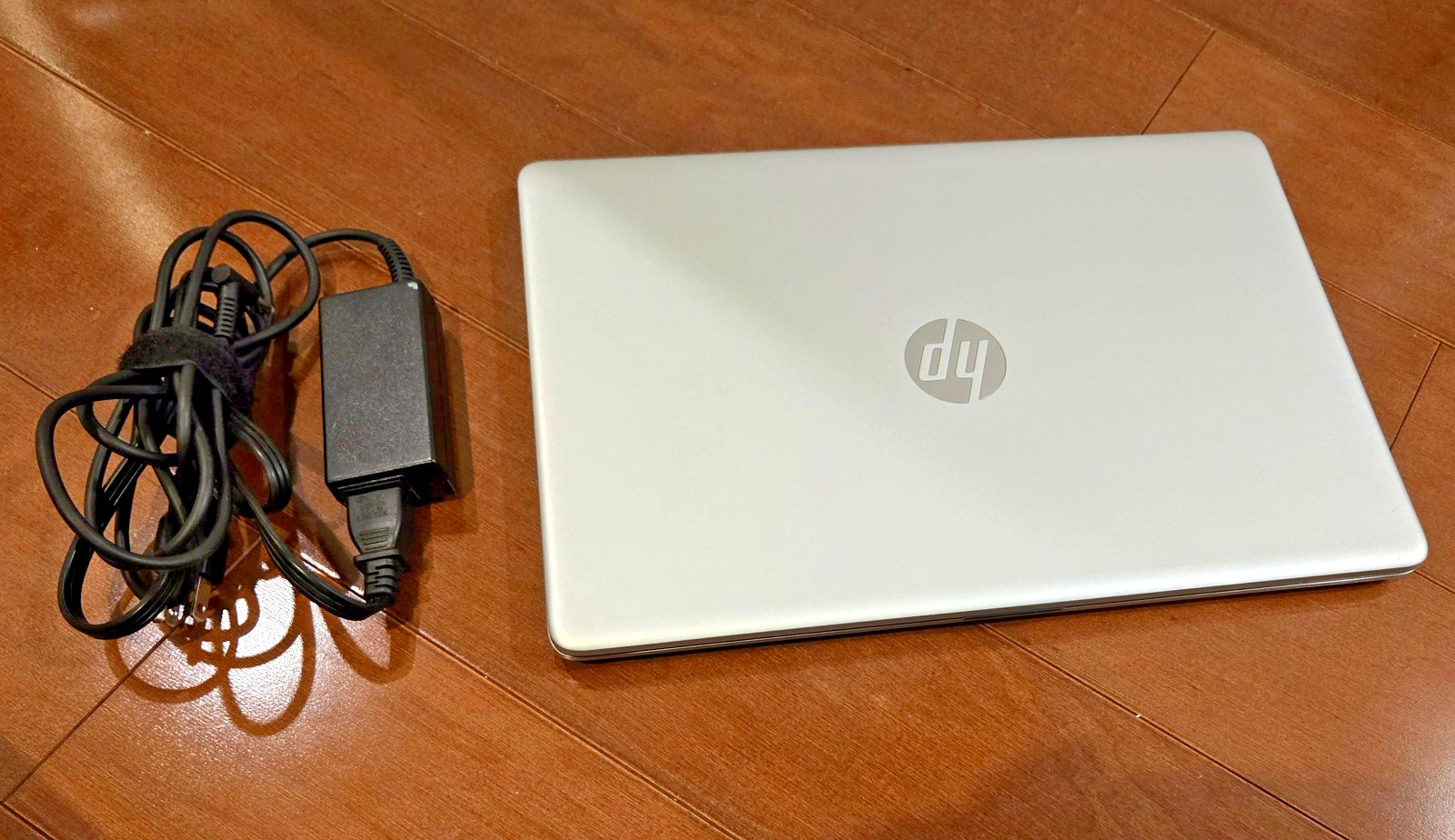HP laptop 15.6″ screen 11th Gen Intel i3 8gb ram 256gb SSD w/charger Windows 11