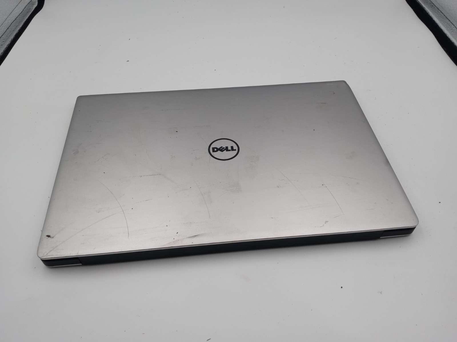 Dell XPS 13 9360 13″ Laptop Intel i3-7100U 4GB RAM – CRACKED SCREEN – READ -RR