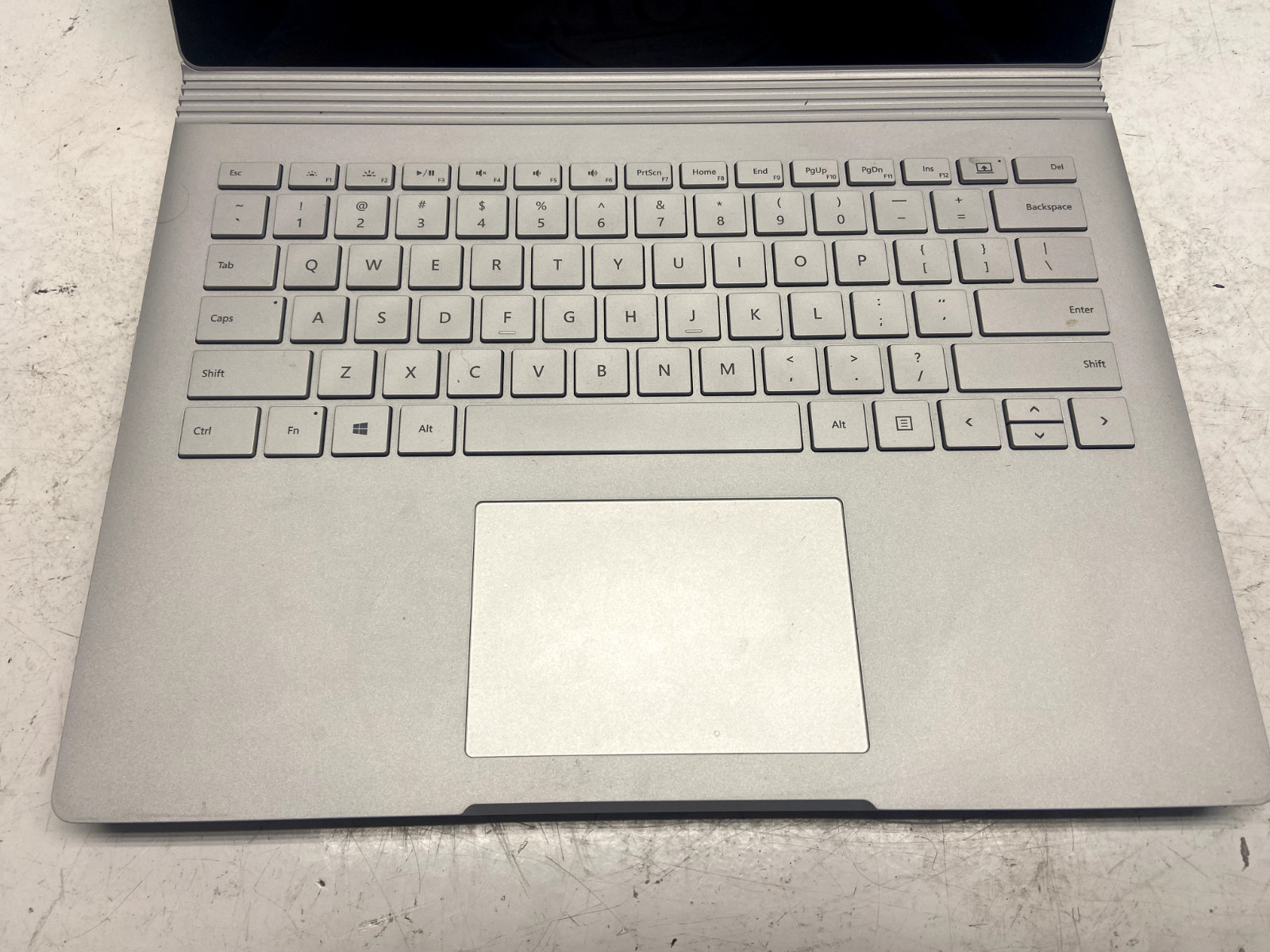 Microsoft Surface 1703 Intel Core i5-6300u 2.4GHz 8GB 256GB SSD NO OS READ