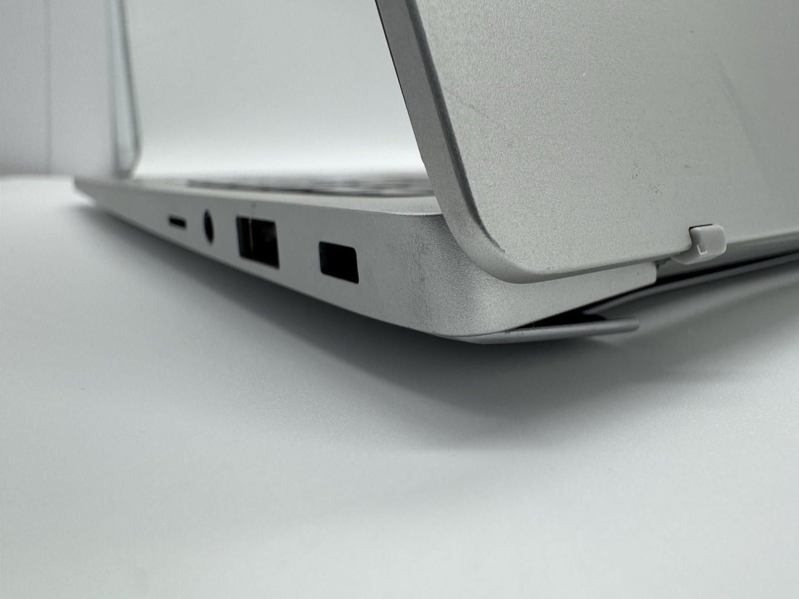 *SEE PHOTOS* Samsung Galaxy Book3 15.6″ (Intel i7, 16GB, 512GB) NP750XFH-XB1US