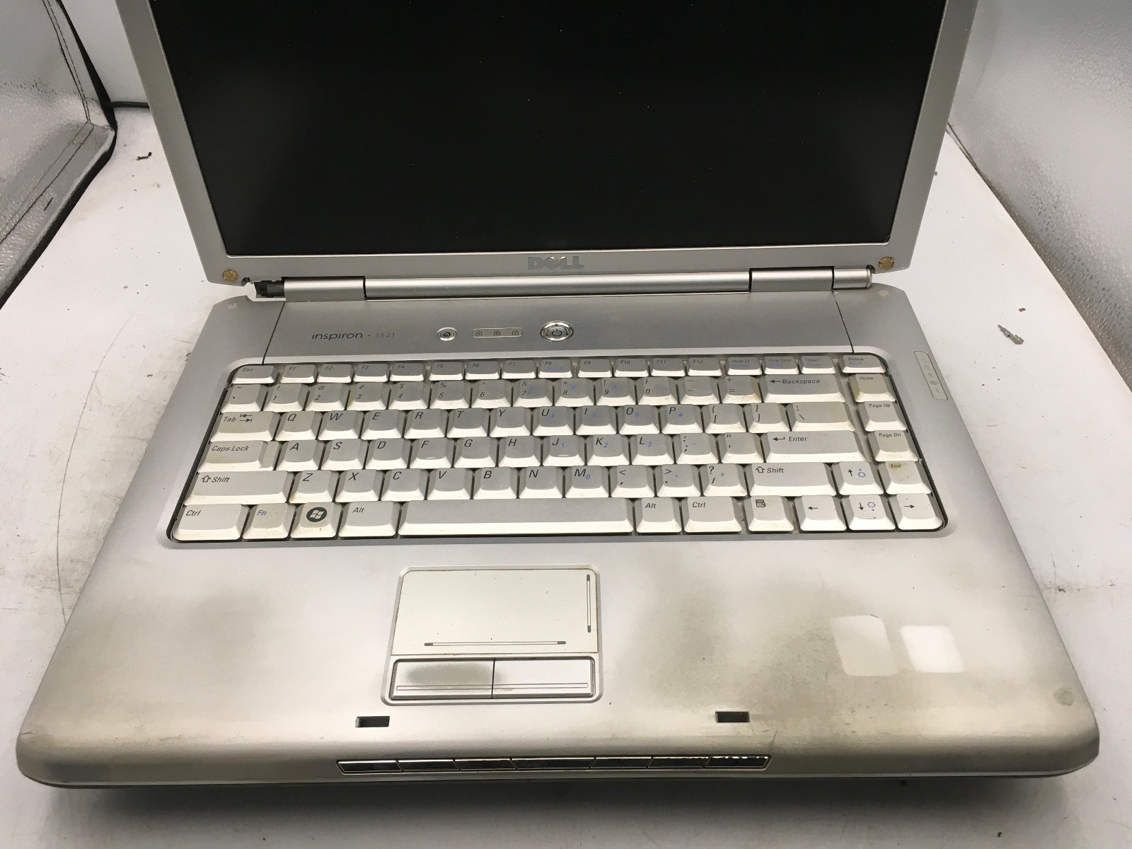 DELL INSPIRON 1520 – FOR PARTS/NO POWER – INTEL CORE 2 DUO – 1GB RAM – 15″ – BB