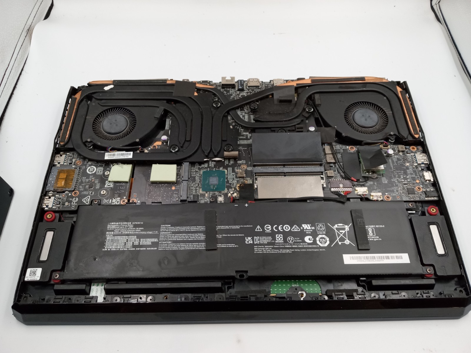 MSI GE76 Raider 11UE-1056US Intel i7-11800H Nvidia RTX 3060 – FOR PARTS – READ!