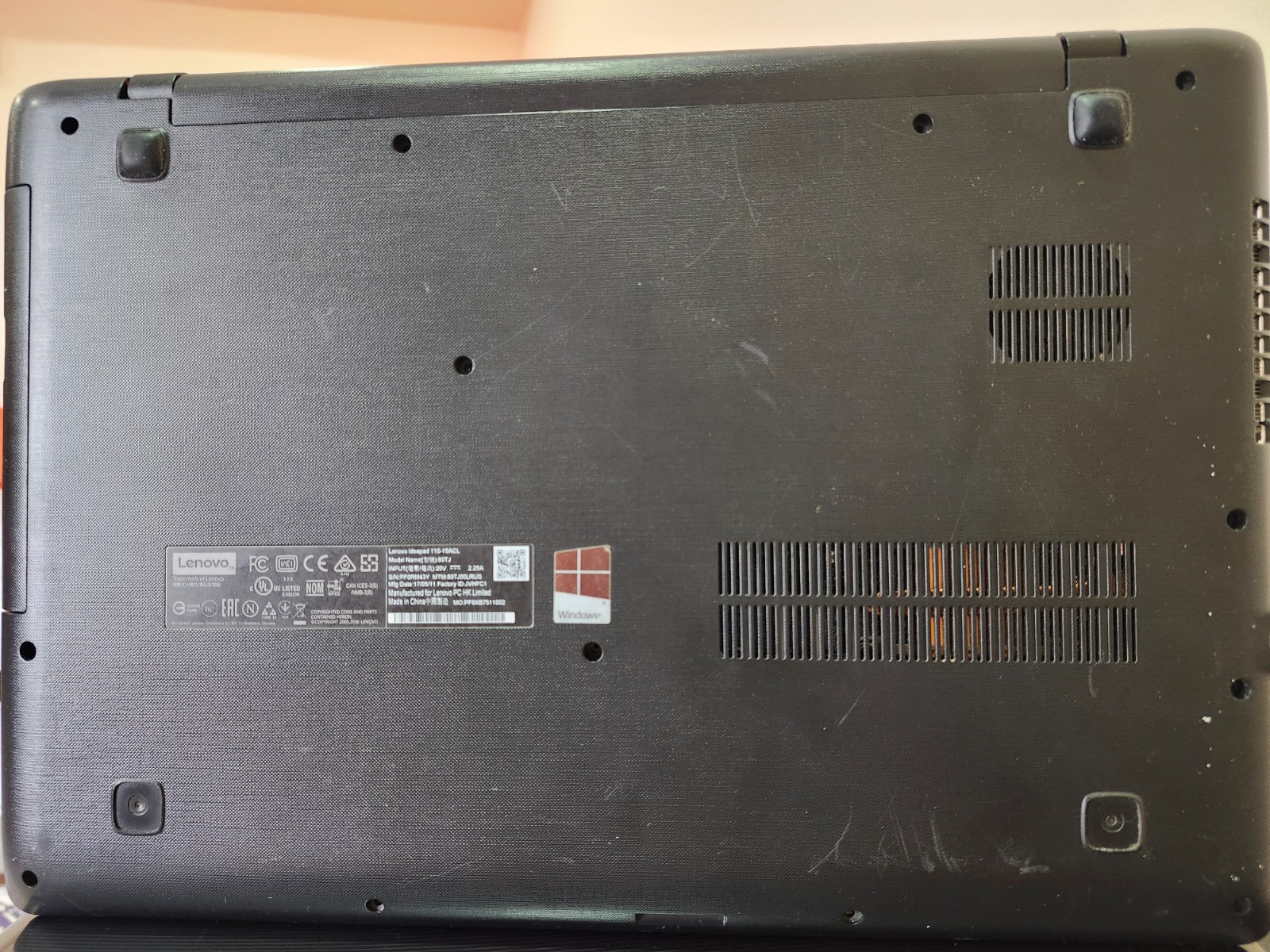 Lenovo IdeaPad 110-15ACL 15.6″ (500GB, AMD A6 Quad-Core, 2.00GHz, 4GB) Notebook