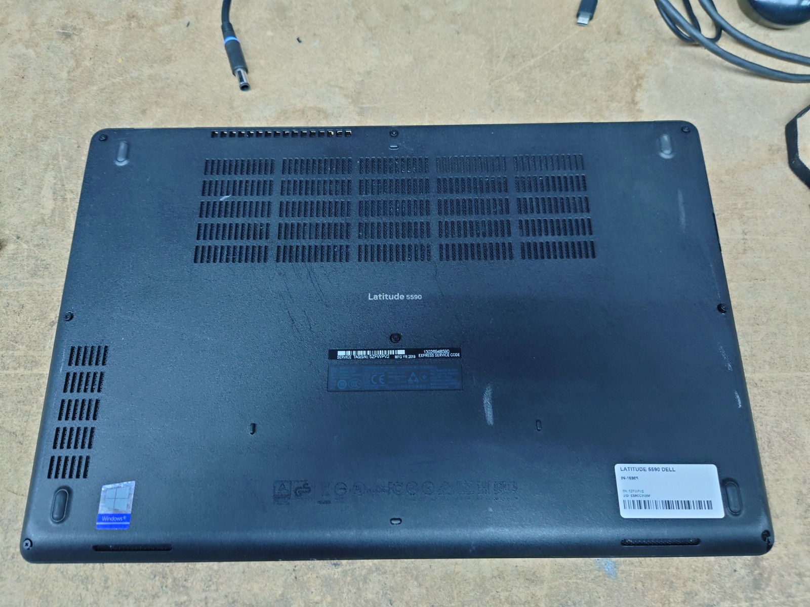 Dell Latitude 5590 15.6″ FHD i5-8350U 4GB RAM No OS/SSD