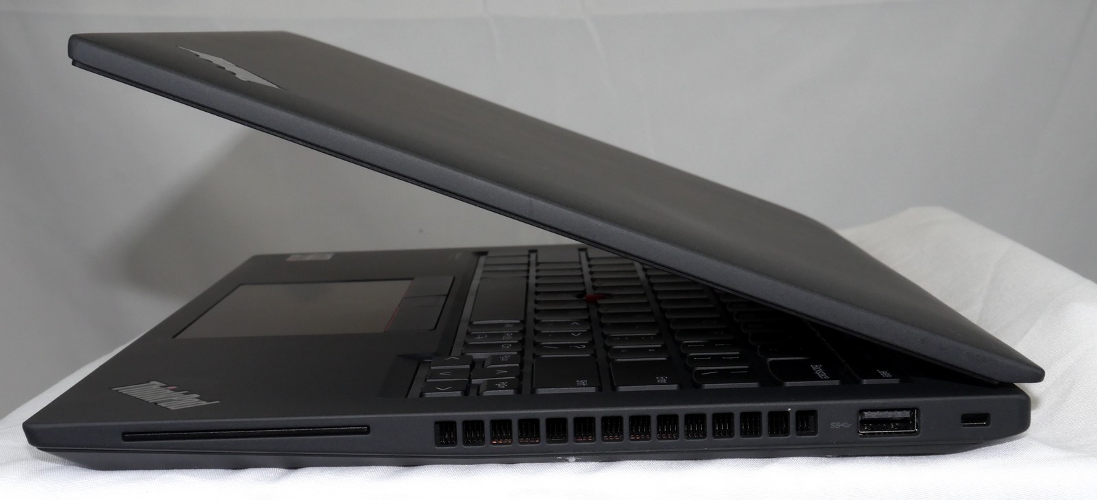 Lenovo ThinkPad P14s Gen 3 Ryzen 7 Pro 6850U 2.70GHz 256GB NVMe 16GB W11P NO AC