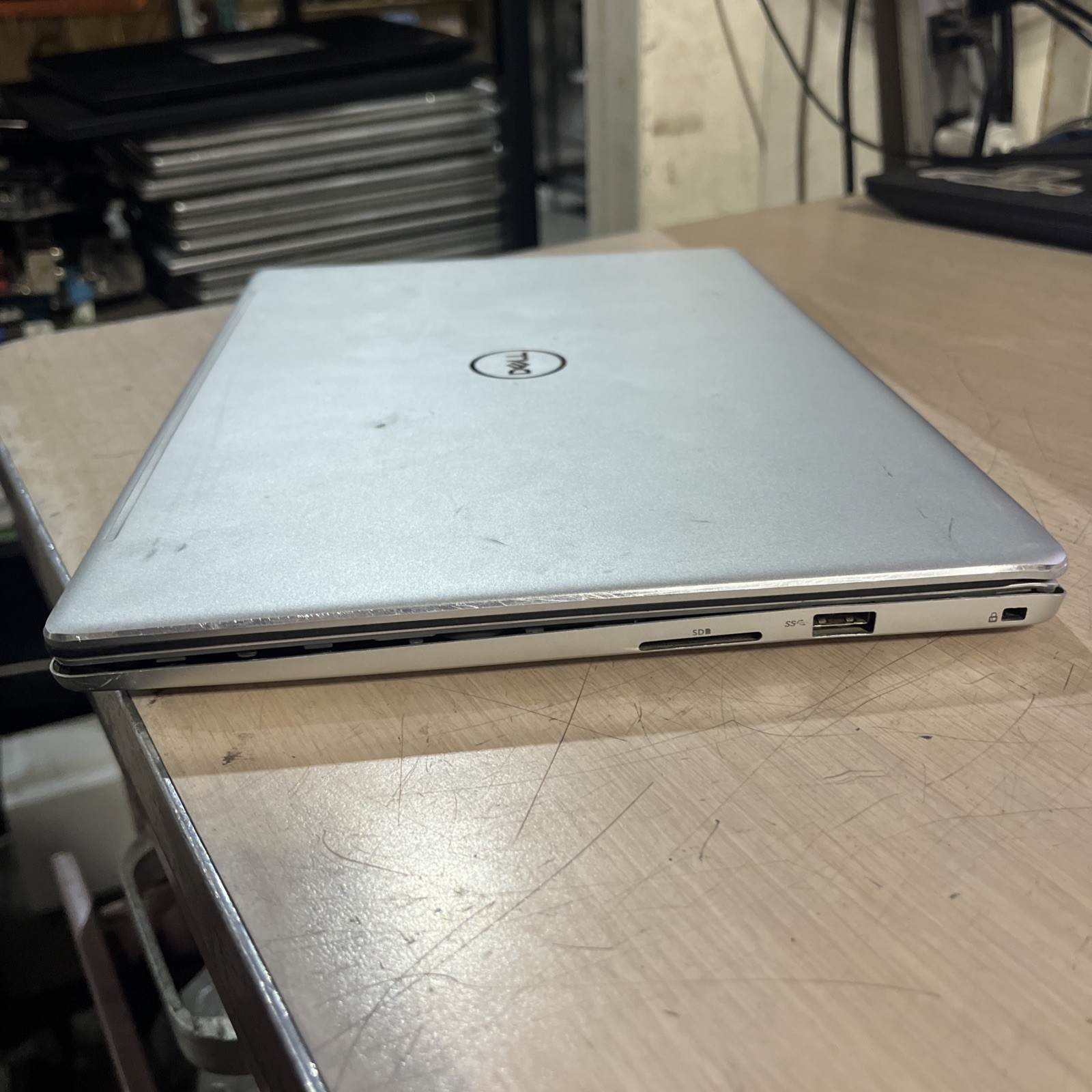 DELL INSPIRON 7380 INTEL CORE I5-8265U 1.60GHZ 8GB RAM NO HD *