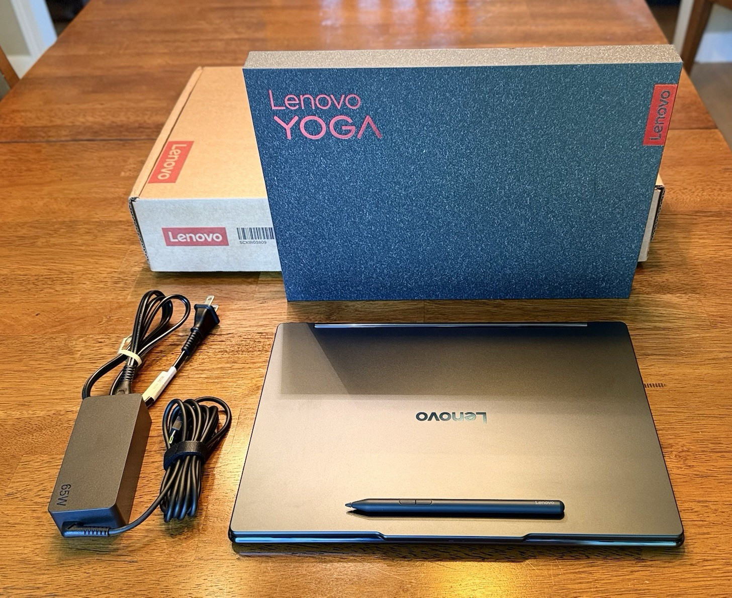 Lenovo Yoga 9 14ILL10 2-in-1 OLED Touchscreen 14” Core Ultra 7 32GB 1TB Blue