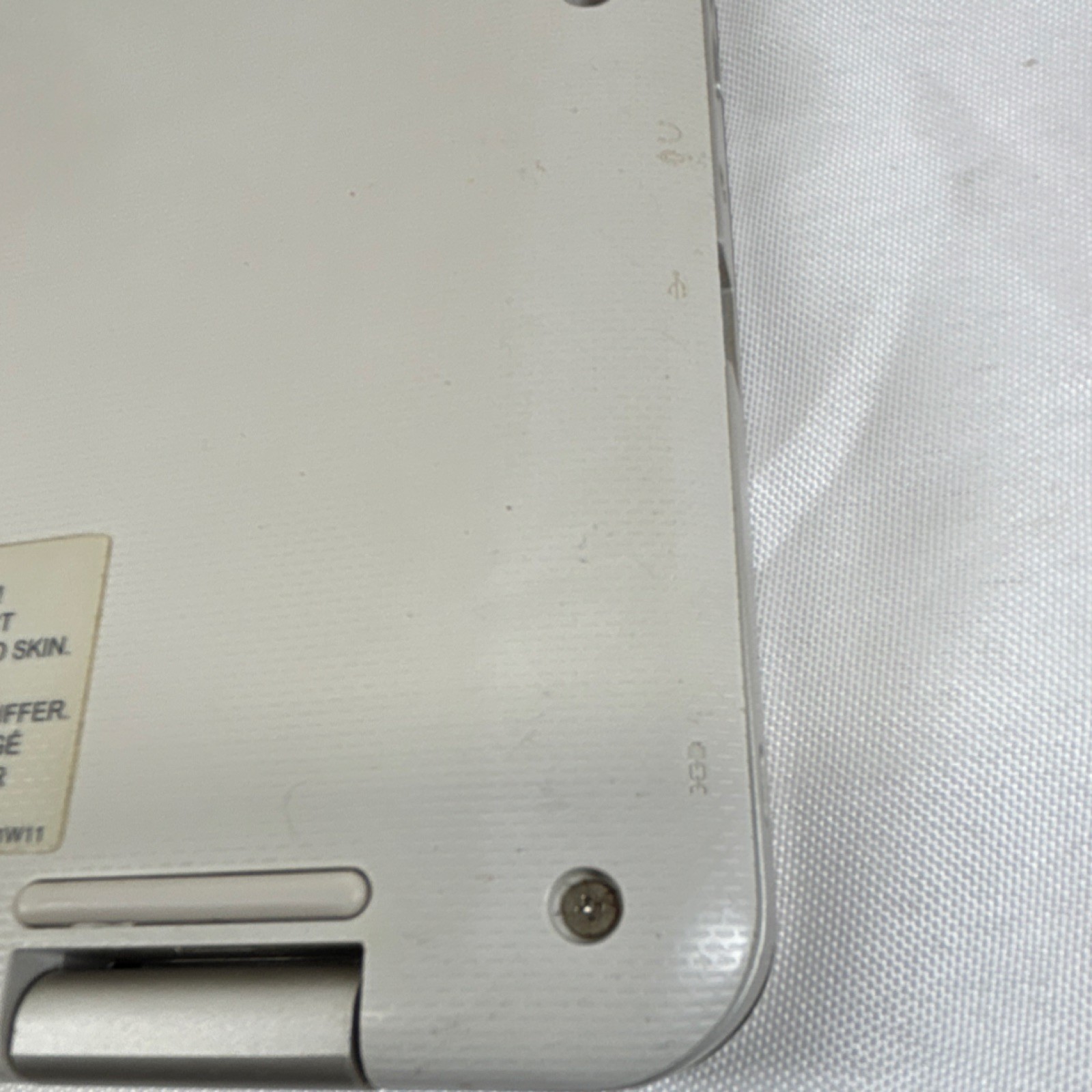 Toshiba Satellite L15W-B1303 Notebook Laptop Intel Processor Silver