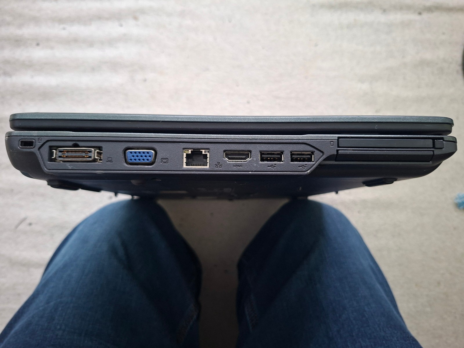 Acer Travelmate 5730 Laptop 15.4″ 1GB 120GB SSD Windows Vista SP2 32 BIT HDMI