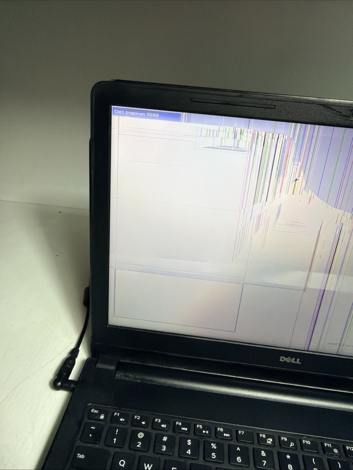 Dell Inspiron 3558 15″ Laptop i3-5015u 4gb Ram No Drives Boots Bios