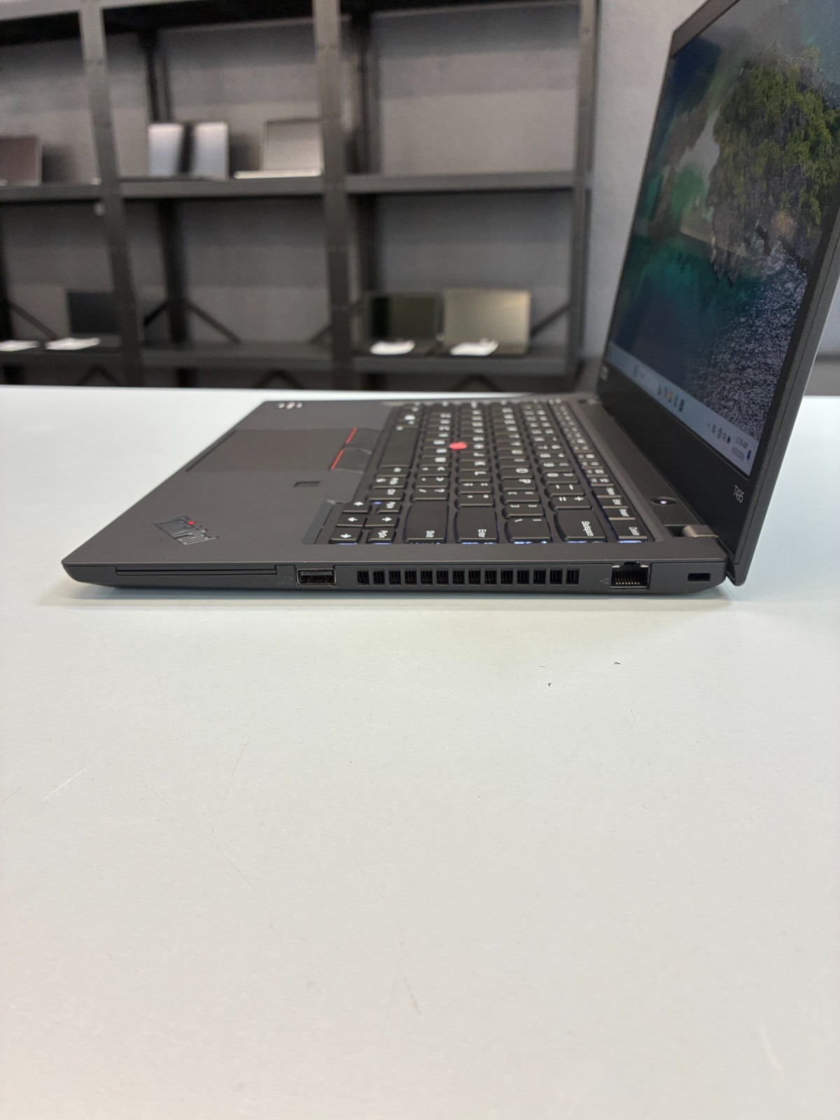 Lenovo ThinkPad T495: Screen 14″ / Ryzen 7 3700U / RAM 24Gb / SSD 512Gb / Win 11