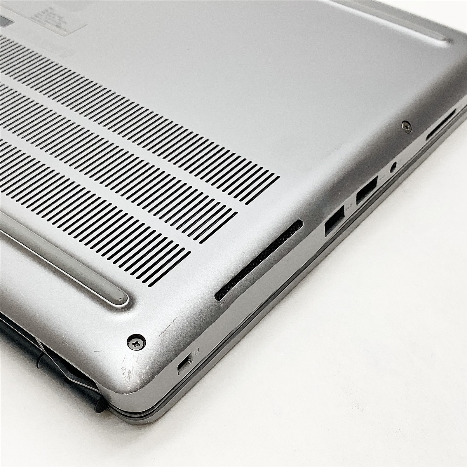 Dell Precision 7550 Laptop Intel Core i7 10875H 2.30GHZ 15.6″ FHD 32GB NO HDD