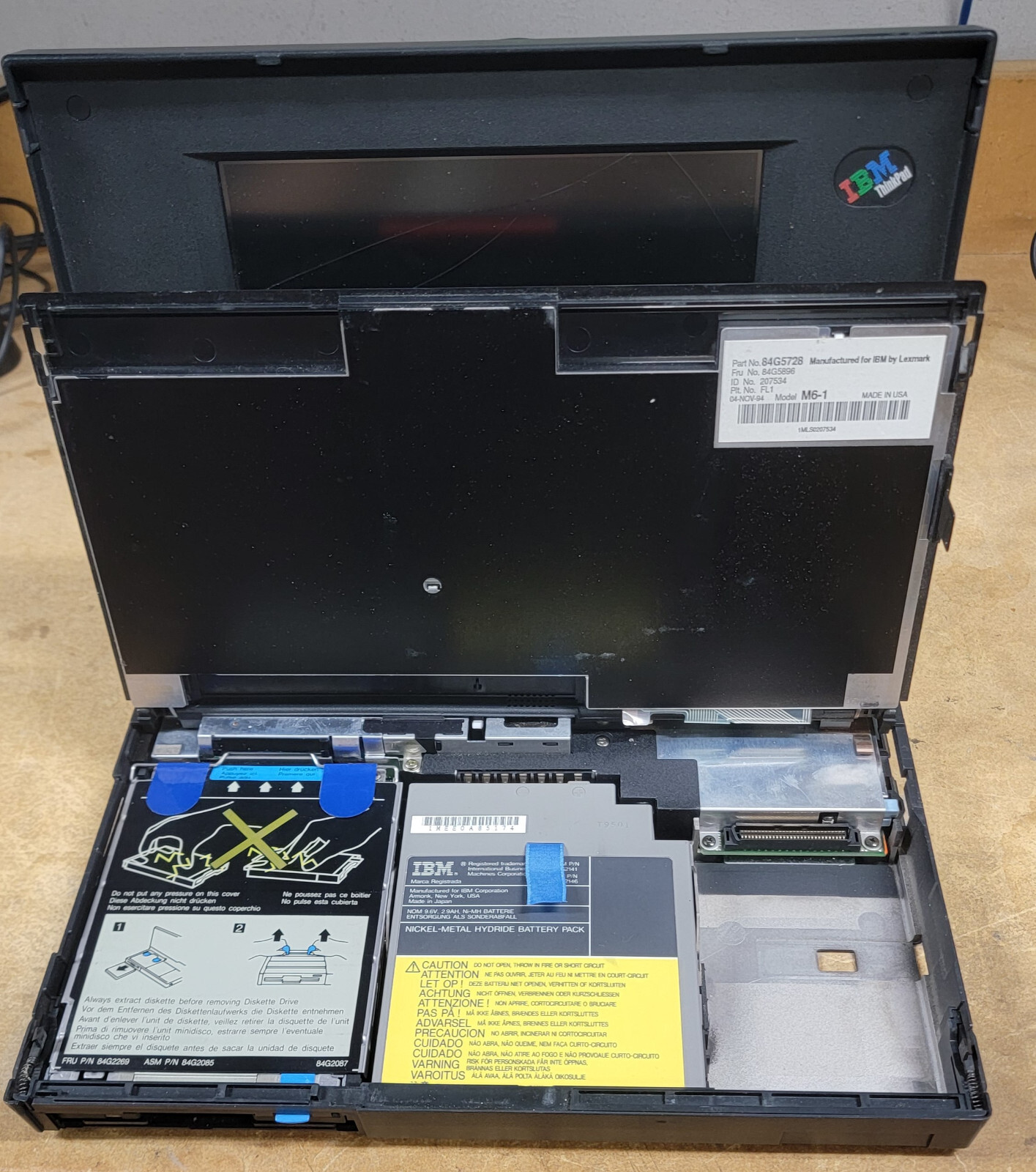 1994 IBM ThinkPad 360CE BROKEN LCD WITH GENUINE AC ADAPTER P/N: 49G2192