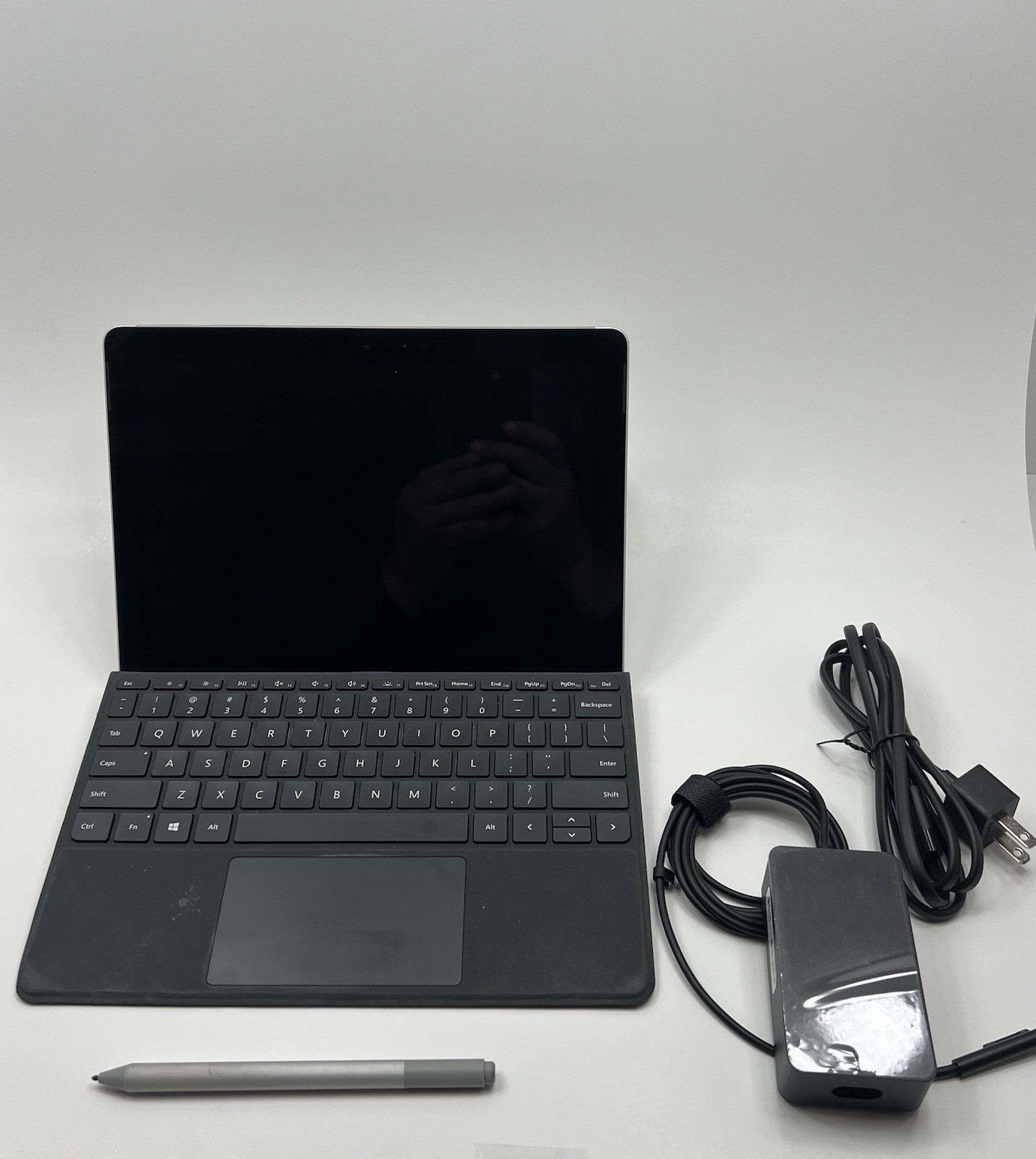 Microsoft Surface Go 1824 128GB, 8GB RAM, Intel Keyboard Stylus Windows 10 pro