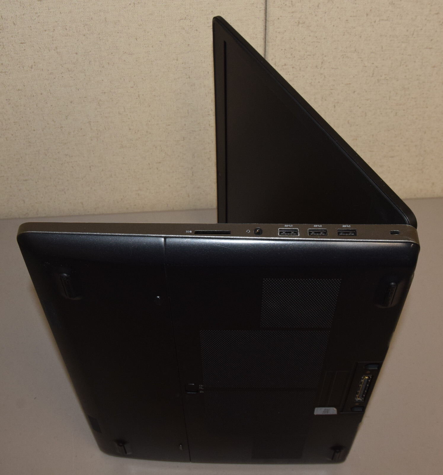 Dell Precision 7710 17.3″ i7-6820HQ 64GB DDR4 512GB NVMe Quadro M3000M 4GB