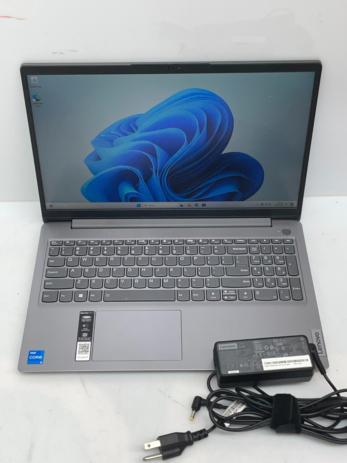 Lenovo IdeaPad 1 15IAU7 15.6″ i5-1235U 8GB DDR4 256GB SSD Windows 11 Touchscreen