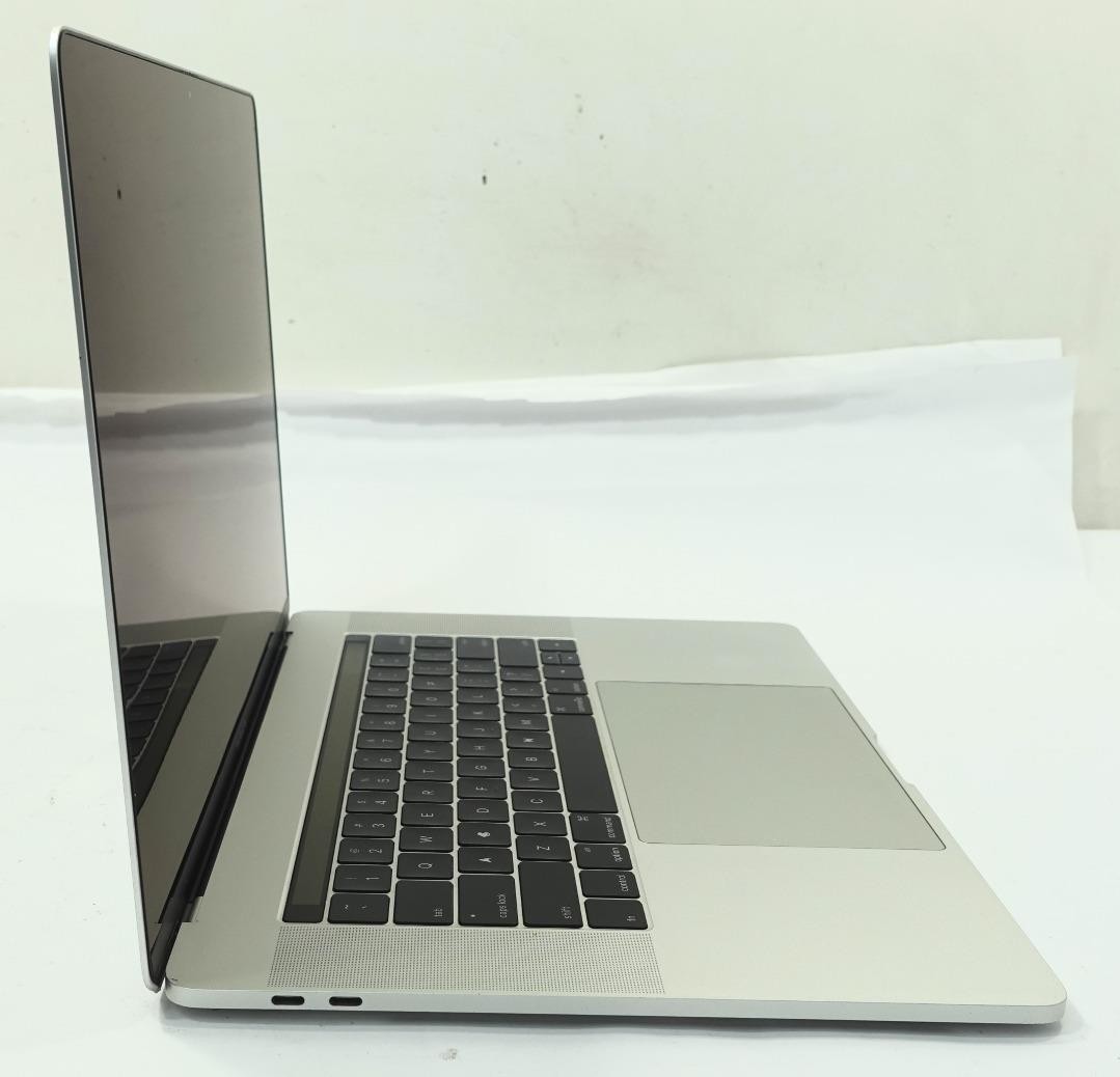 Apple MacBook Pro 2016 A1707 15.4″ Retina i7-6700HQ 16GB 256GB SSD Laptop
