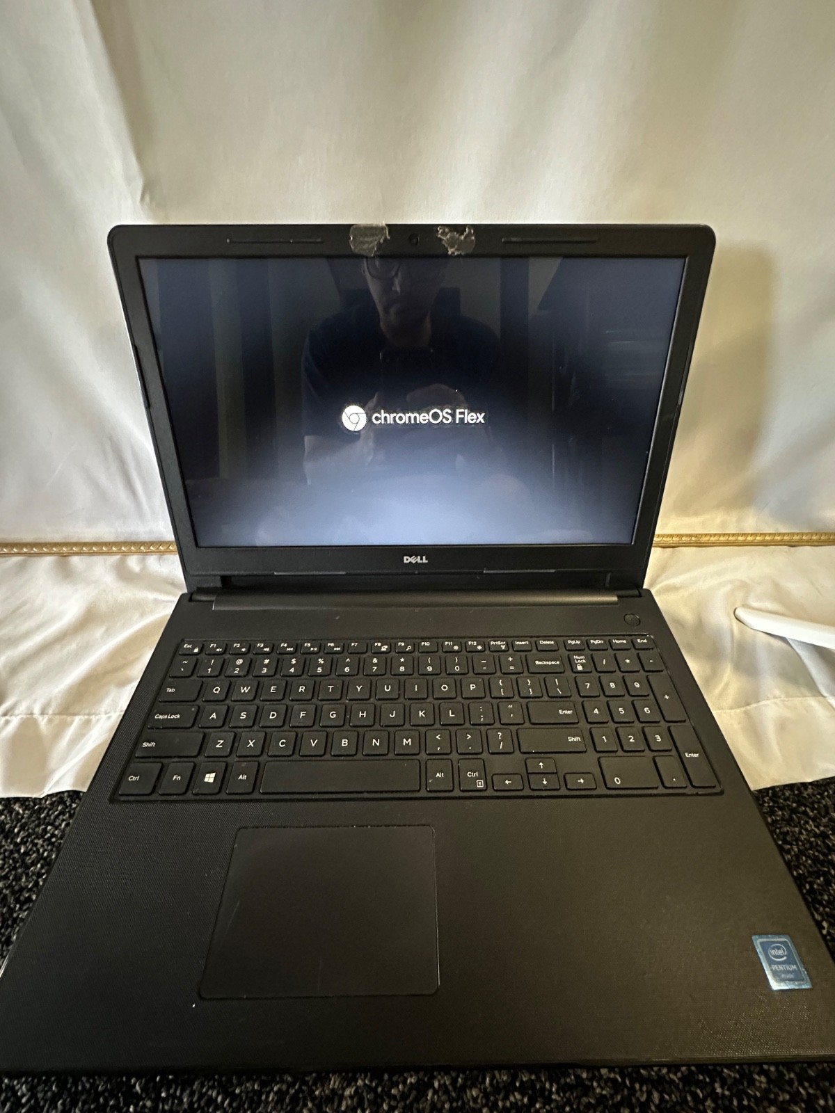 Dell Inspiron 15-3552 running Chrome OS Flex