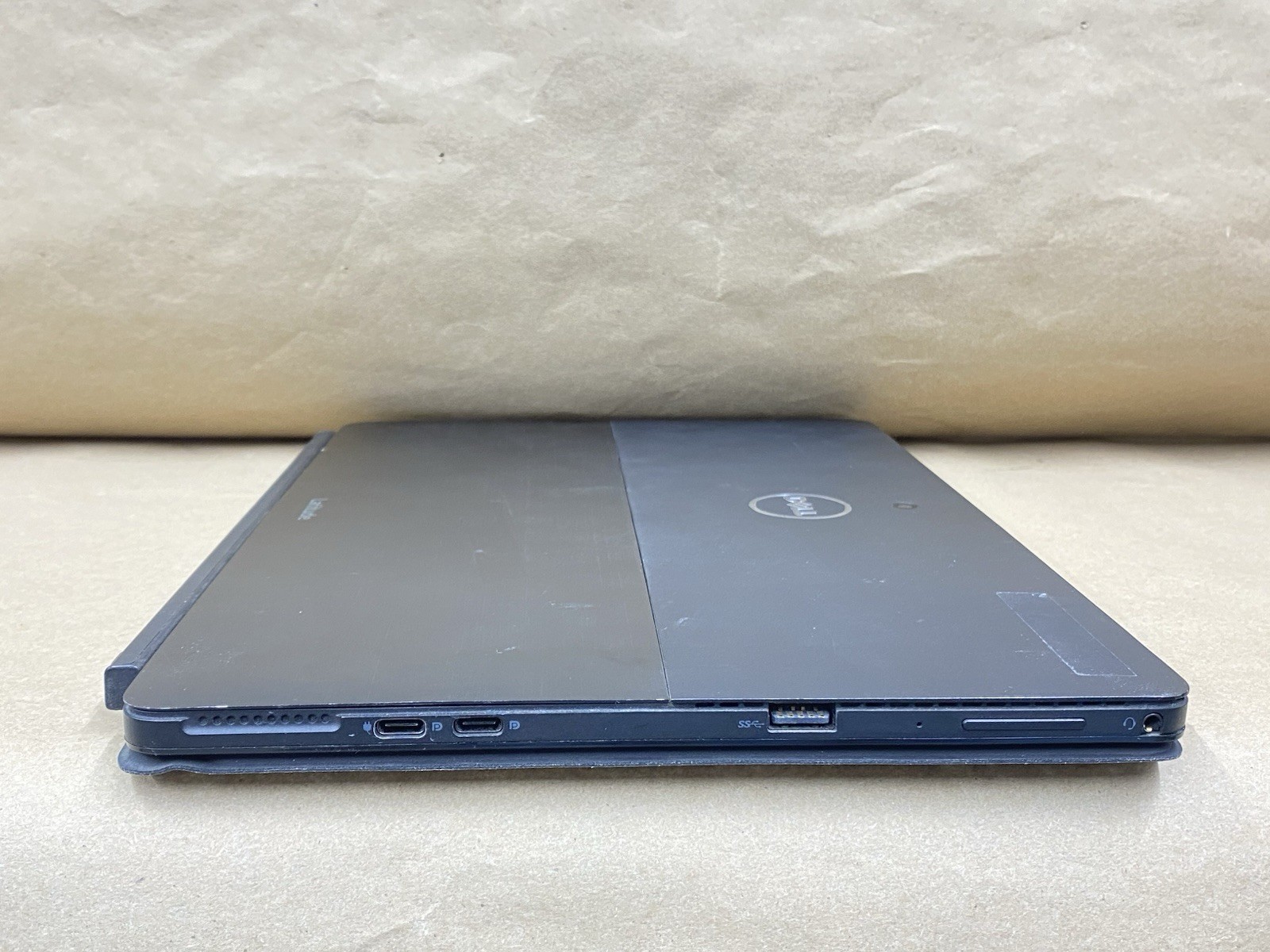 Dell Latitude 5285 – 12″ FHD – Touch – i5-7300U – 8GB – 256GB – Win 10 – READ