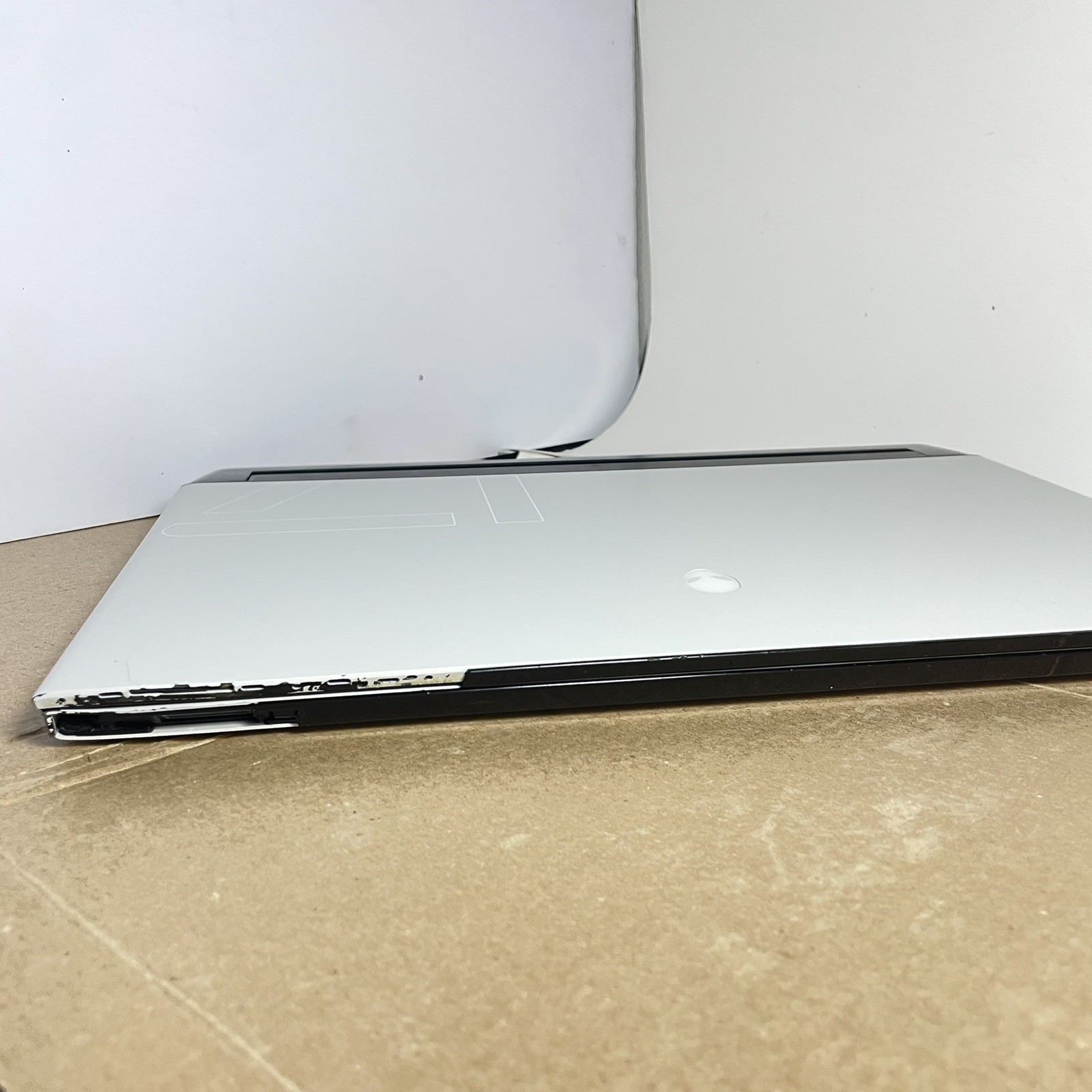 Alienware m17 R3 Gaming Laptop 300Hz RTX 2070 1TB SSD Super 16GB RAM i7-10750H