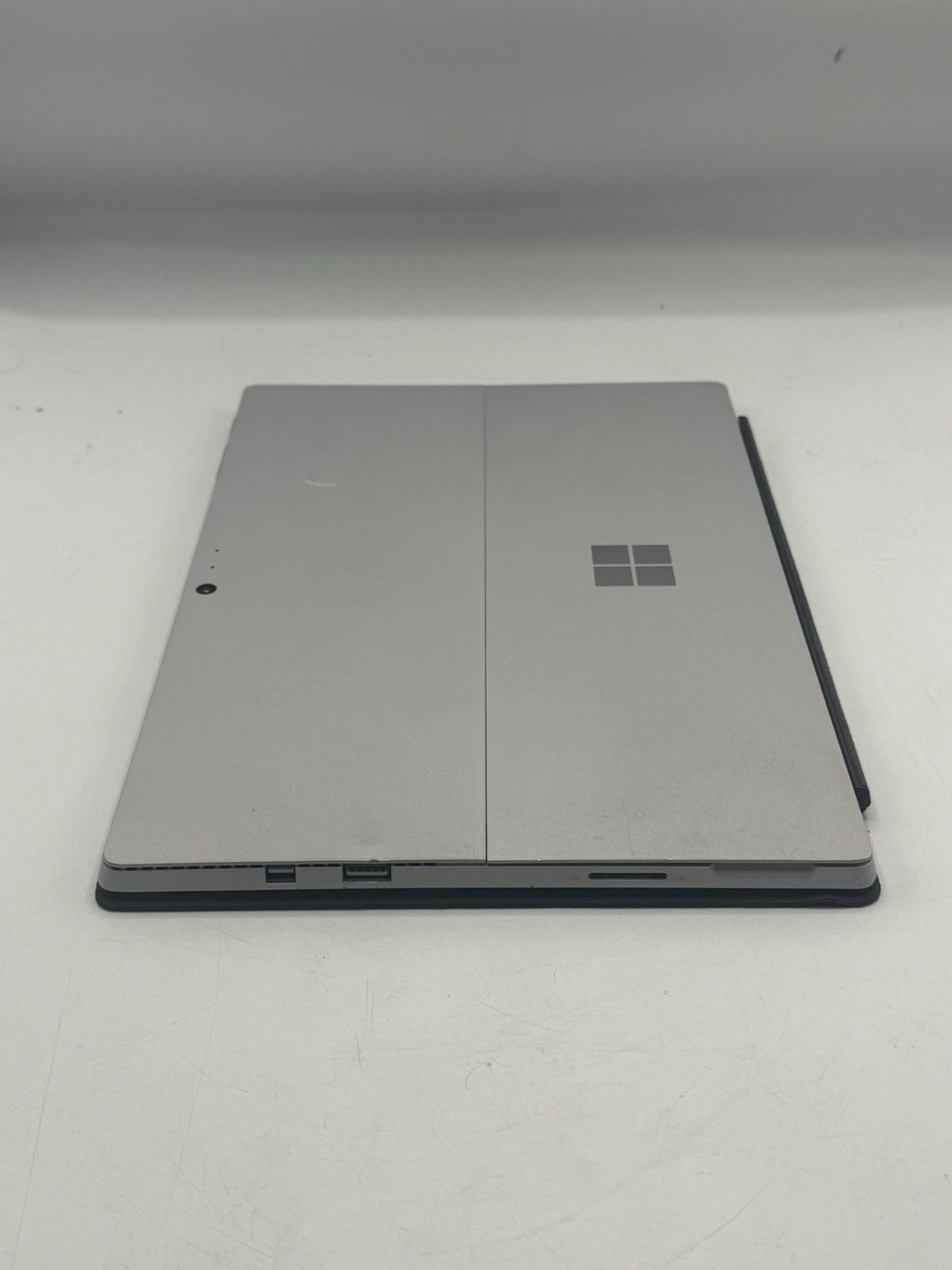 Microsoft Surface Pro 4 1724 12.3” Intel i5-6300U 4GB RAM 128GB SSD WIN10P