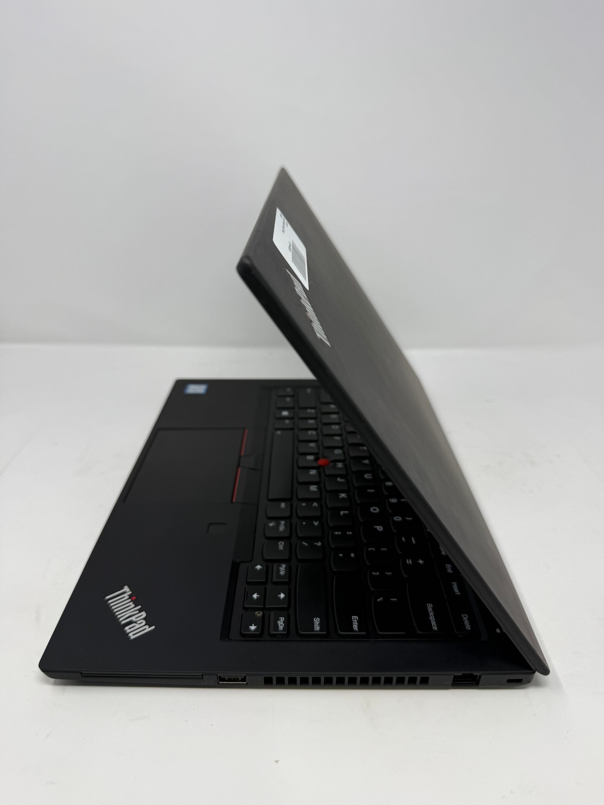 Lenovo ThinkPad X1 Carbon (7th Gen) i7-8665U 32GB No HD Grade B