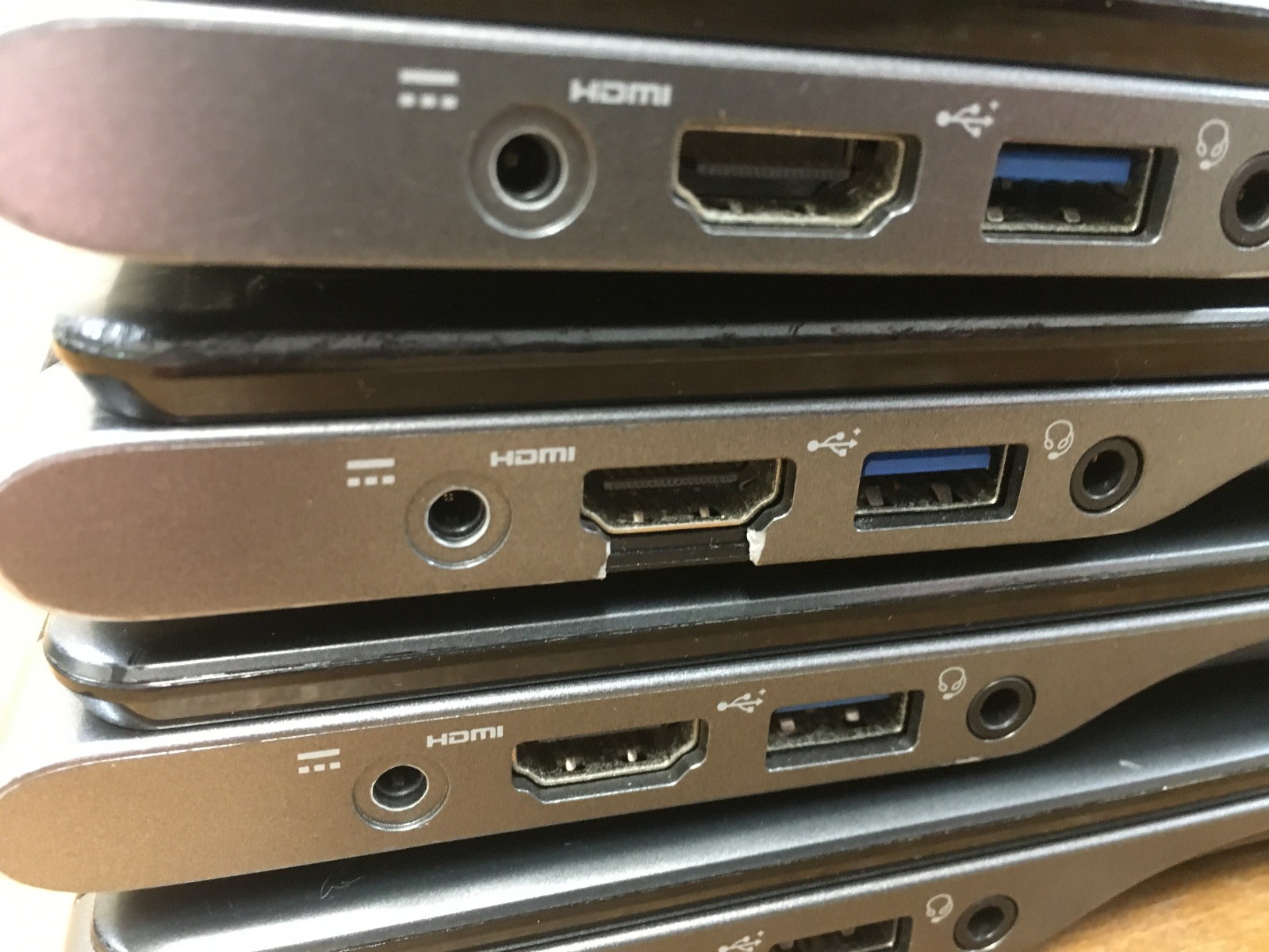 10x – Linux Fedora 41 Acer Laptops 11.6″ Intel 1.40GHz 2955U 2GB DDR3 16GB SSD
