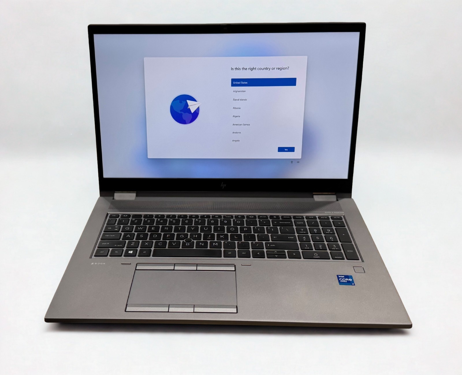HP ZBook Fury G8 17.3” i7-11850H 32GB 512 SSD Radeon W6600M