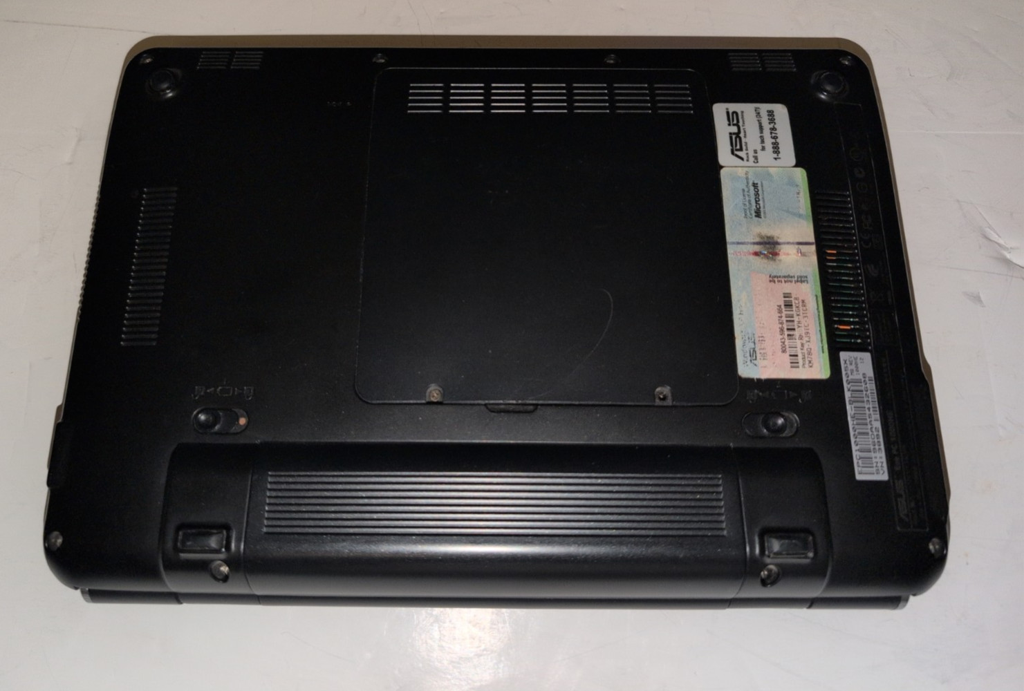 ASUS EEE PC 1000HE 10″ Screen Powers on/No Hard Drive OS or Power Supply