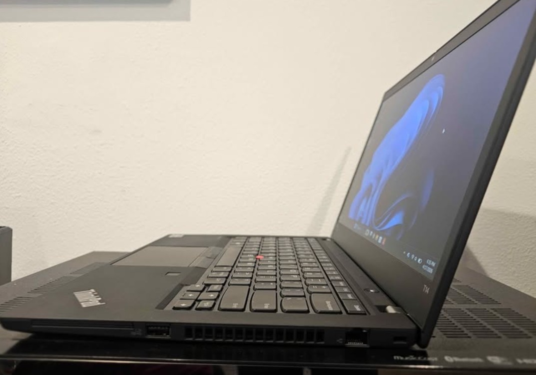 Lenovo ThinkPad T14 Gen2 14″ AMD Ryzen 5 PRO 5650U 2.3GHz 16GB / 256GB Excellent